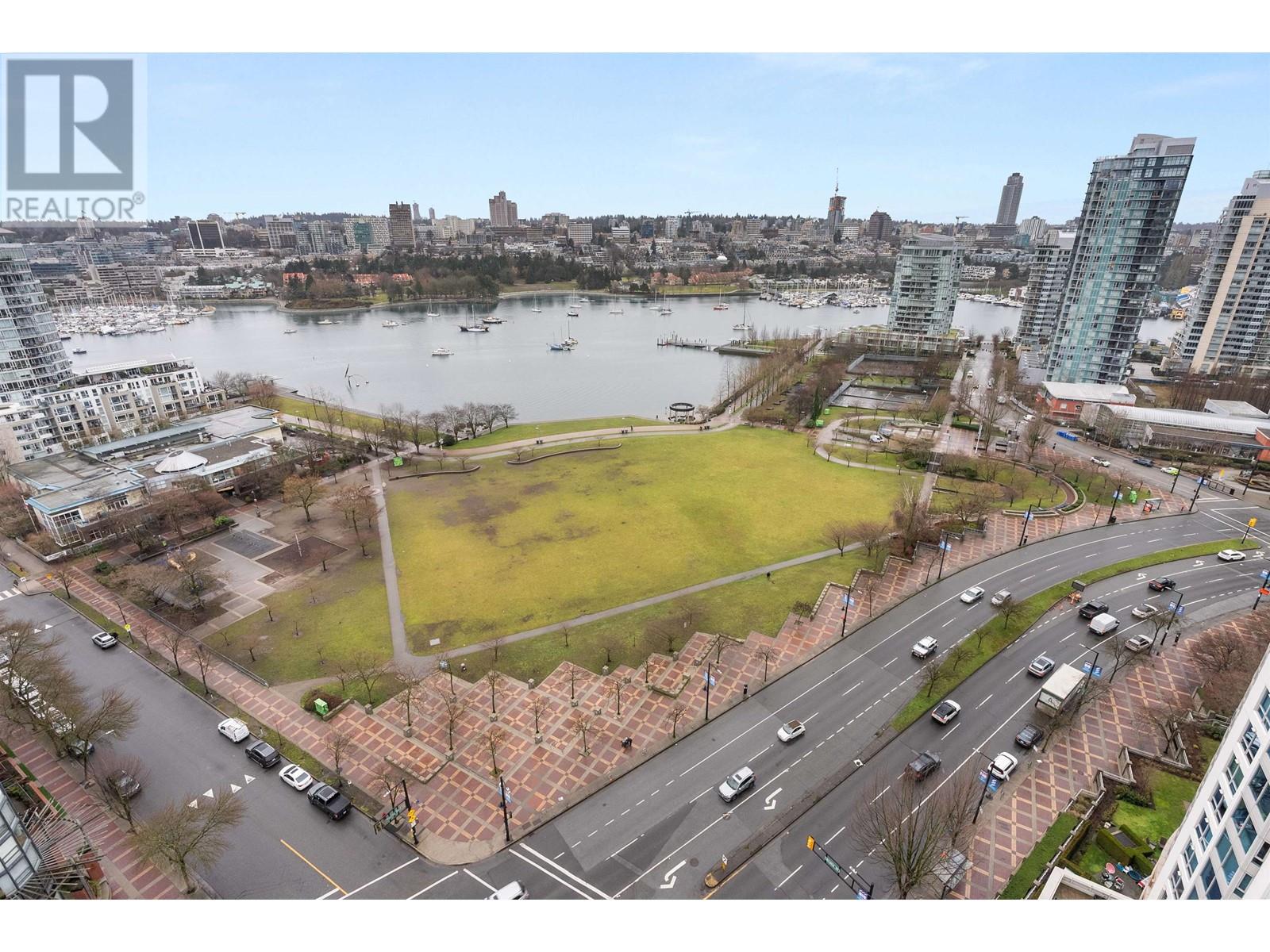 Listing Picture 3 of 32 : 2302 289 DRAKE STREET, Vancouver / 溫哥華 - 魯藝地產 Yvonne Lu Group - MLS Medallion Club Member