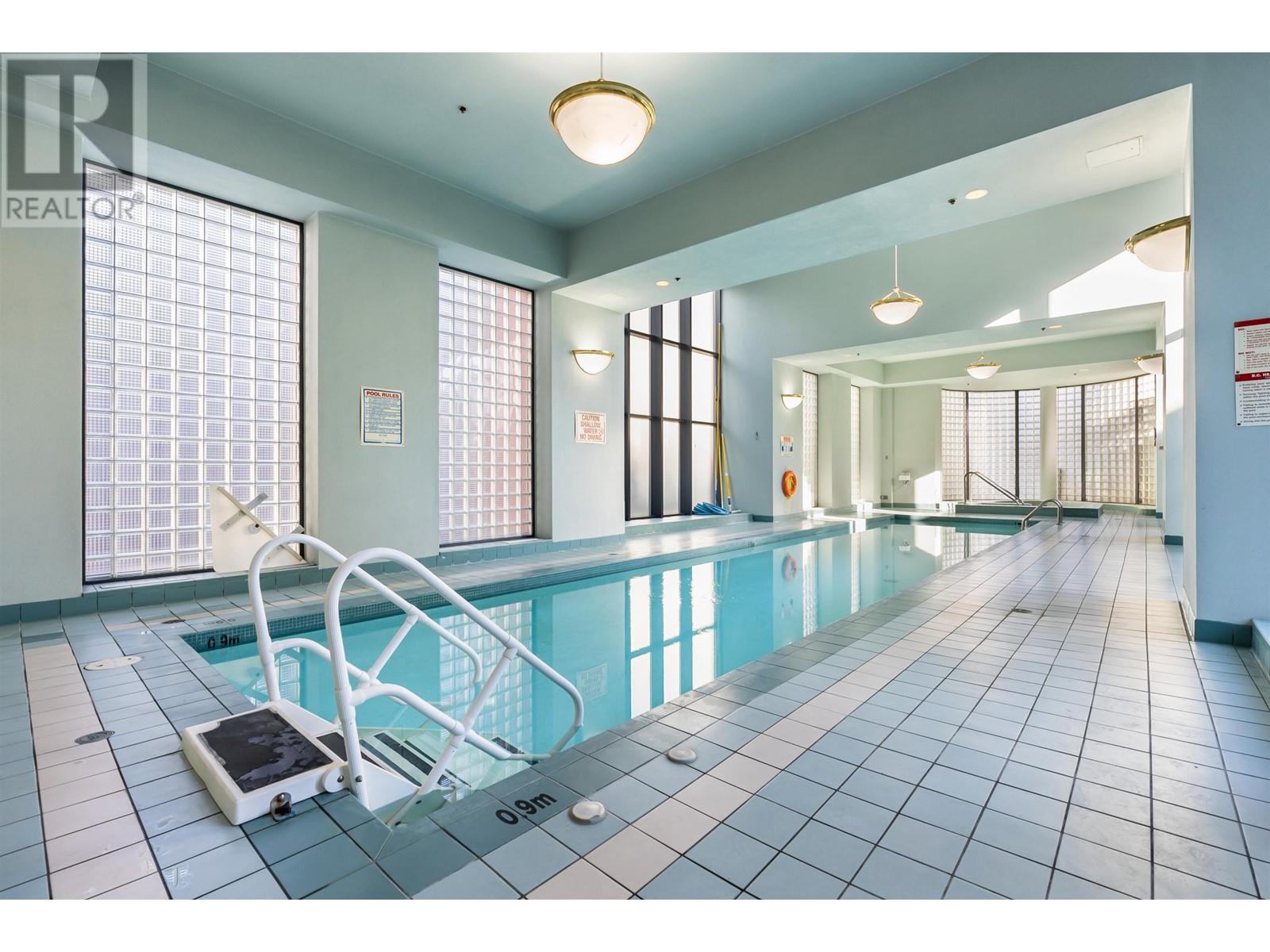 Listing Picture 30 of 32 : 2302 289 DRAKE STREET, Vancouver / 溫哥華 - 魯藝地產 Yvonne Lu Group - MLS Medallion Club Member