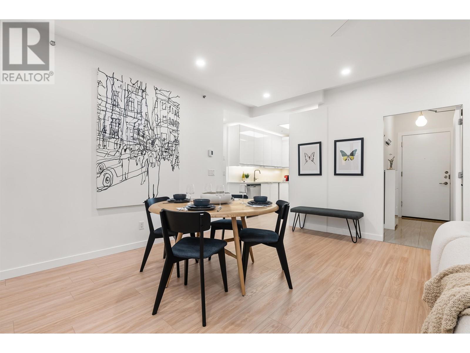 Listing Picture 13 of 32 : 2302 289 DRAKE STREET, Vancouver / 溫哥華 - 魯藝地產 Yvonne Lu Group - MLS Medallion Club Member