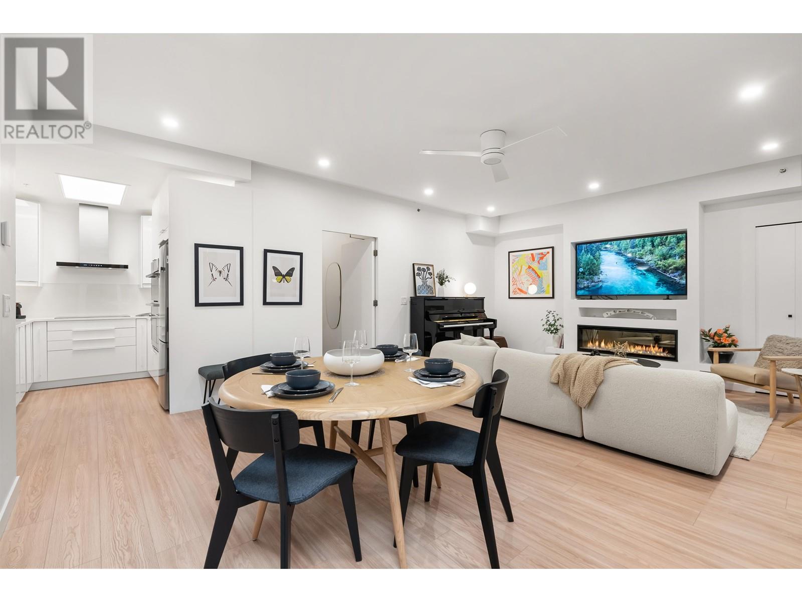 Listing Picture 12 of 32 : 2302 289 DRAKE STREET, Vancouver / 溫哥華 - 魯藝地產 Yvonne Lu Group - MLS Medallion Club Member