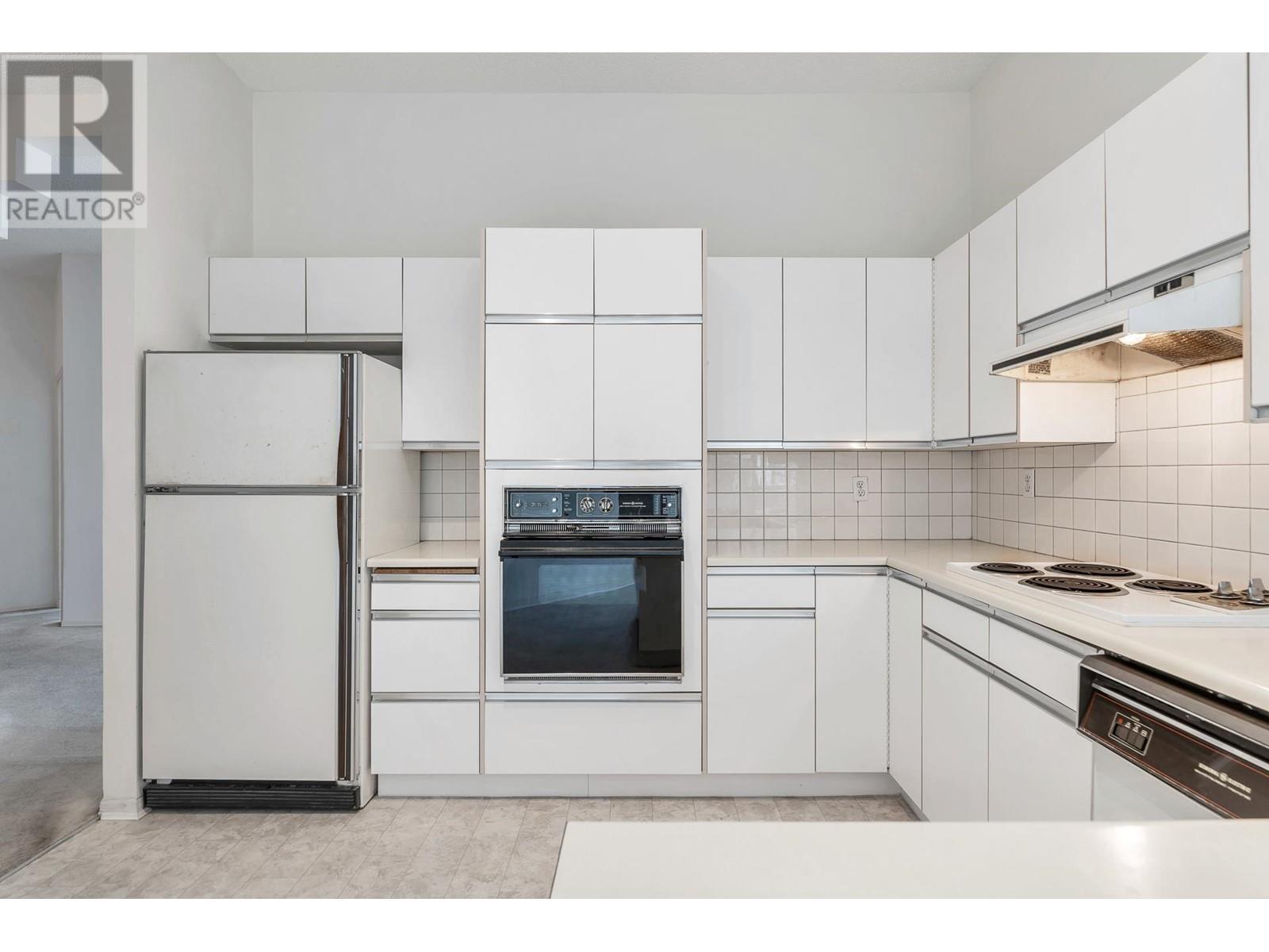 Listing Picture 18 of 37 : 206 7660 MINORU BOULEVARD, Richmond / 烈治文 - 魯藝地產 Yvonne Lu Group - MLS Medallion Club Member