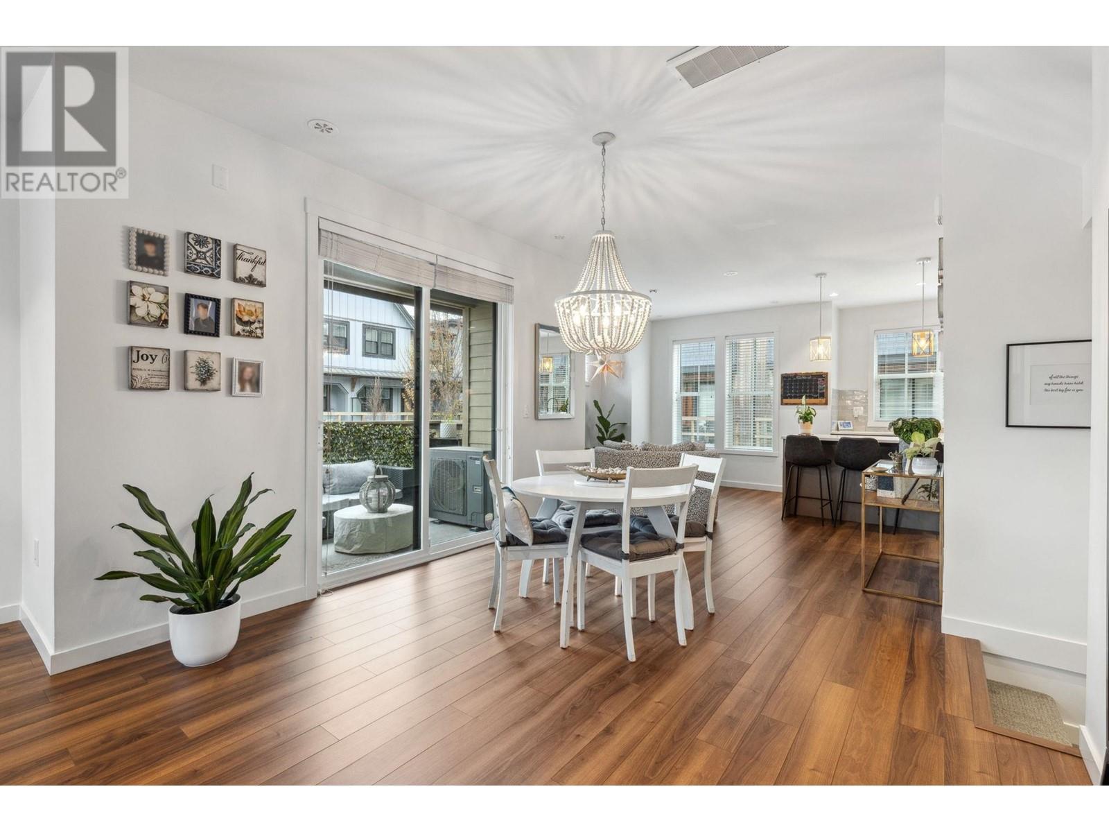 Property at 18 6427 HAMMERMILL AVENUE image 3