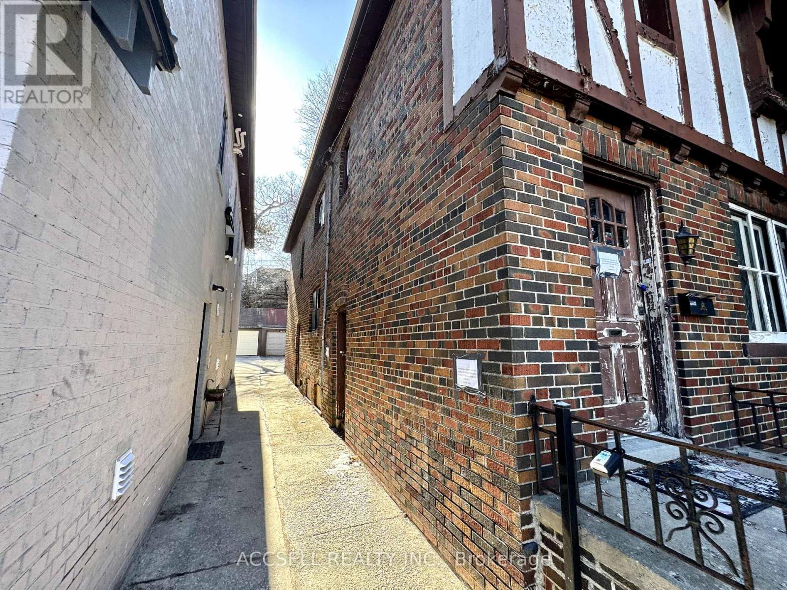 Property at 300 SOUTH KINGSWAY image