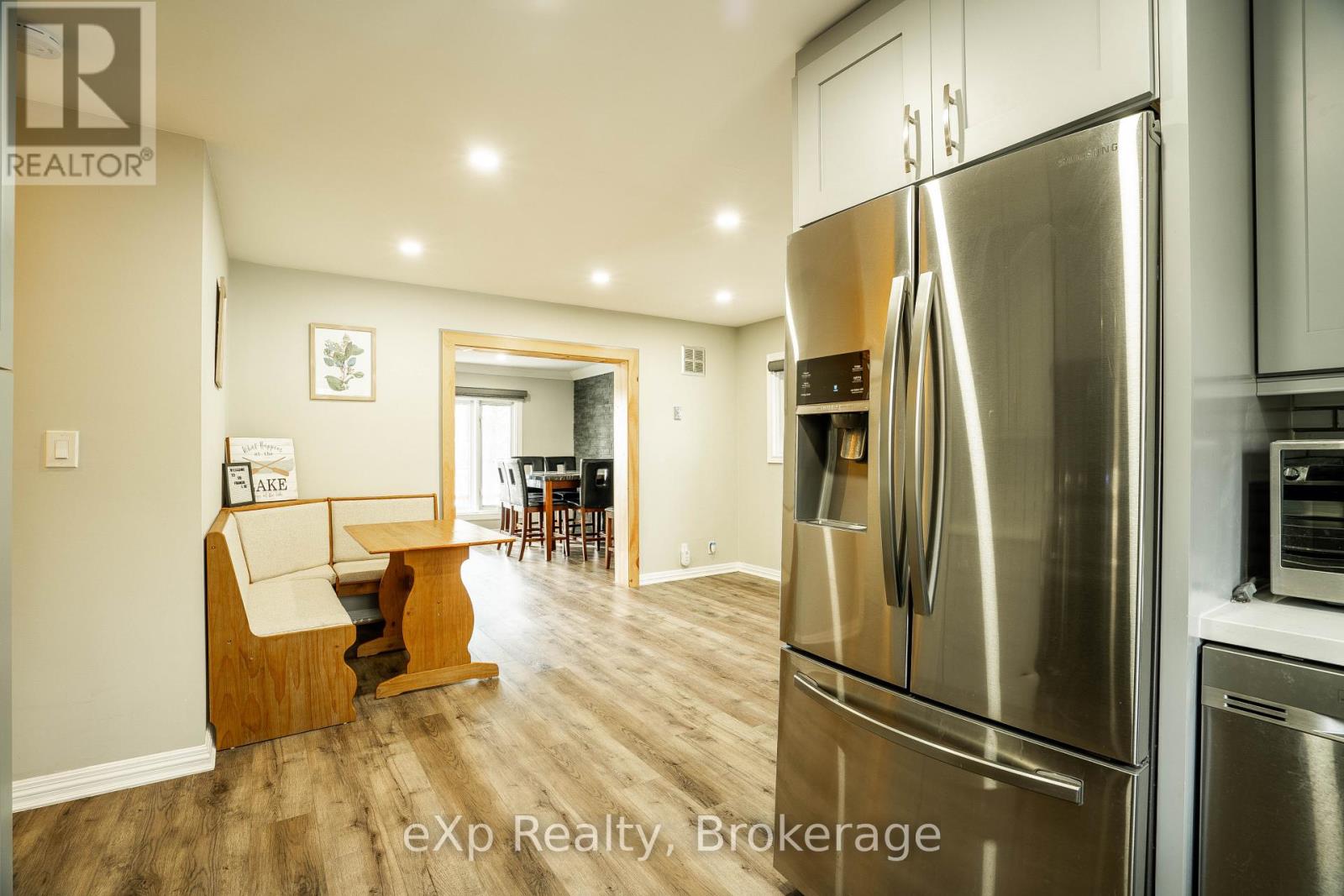 170 Francis Drive, Georgian Bluffs, Ontario  N0H 2K0 - Photo 18 - X12055162