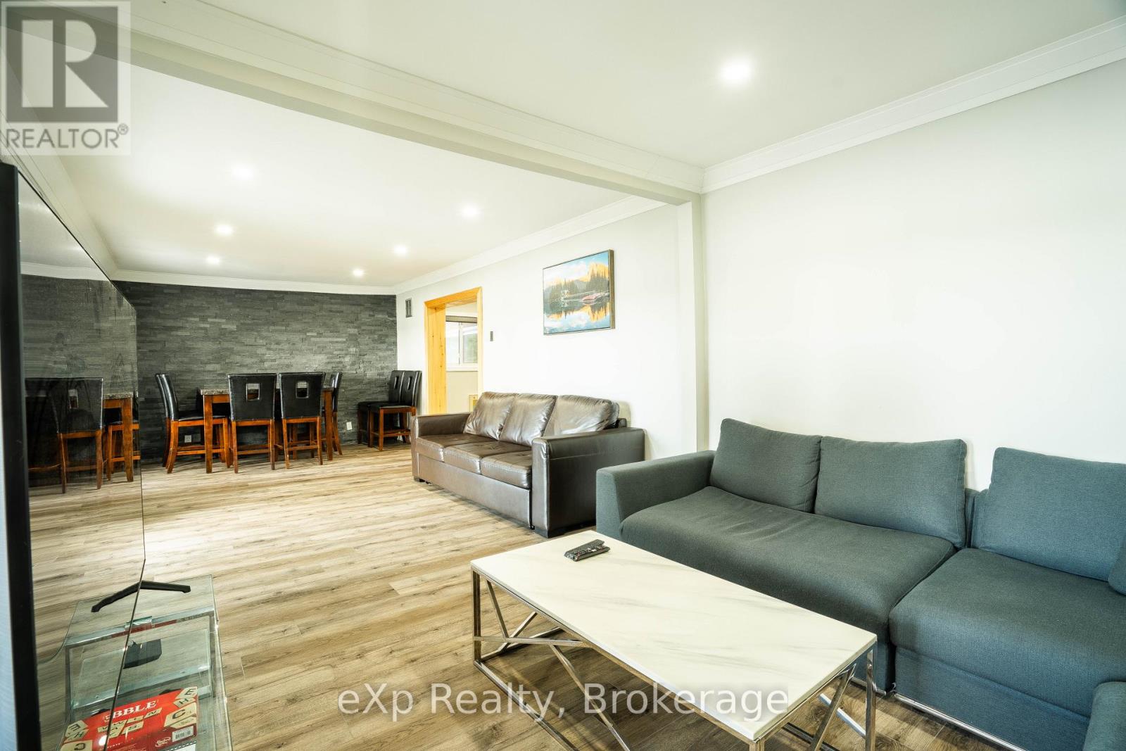 170 Francis Drive, Georgian Bluffs, Ontario  N0H 2K0 - Photo 23 - X12055162