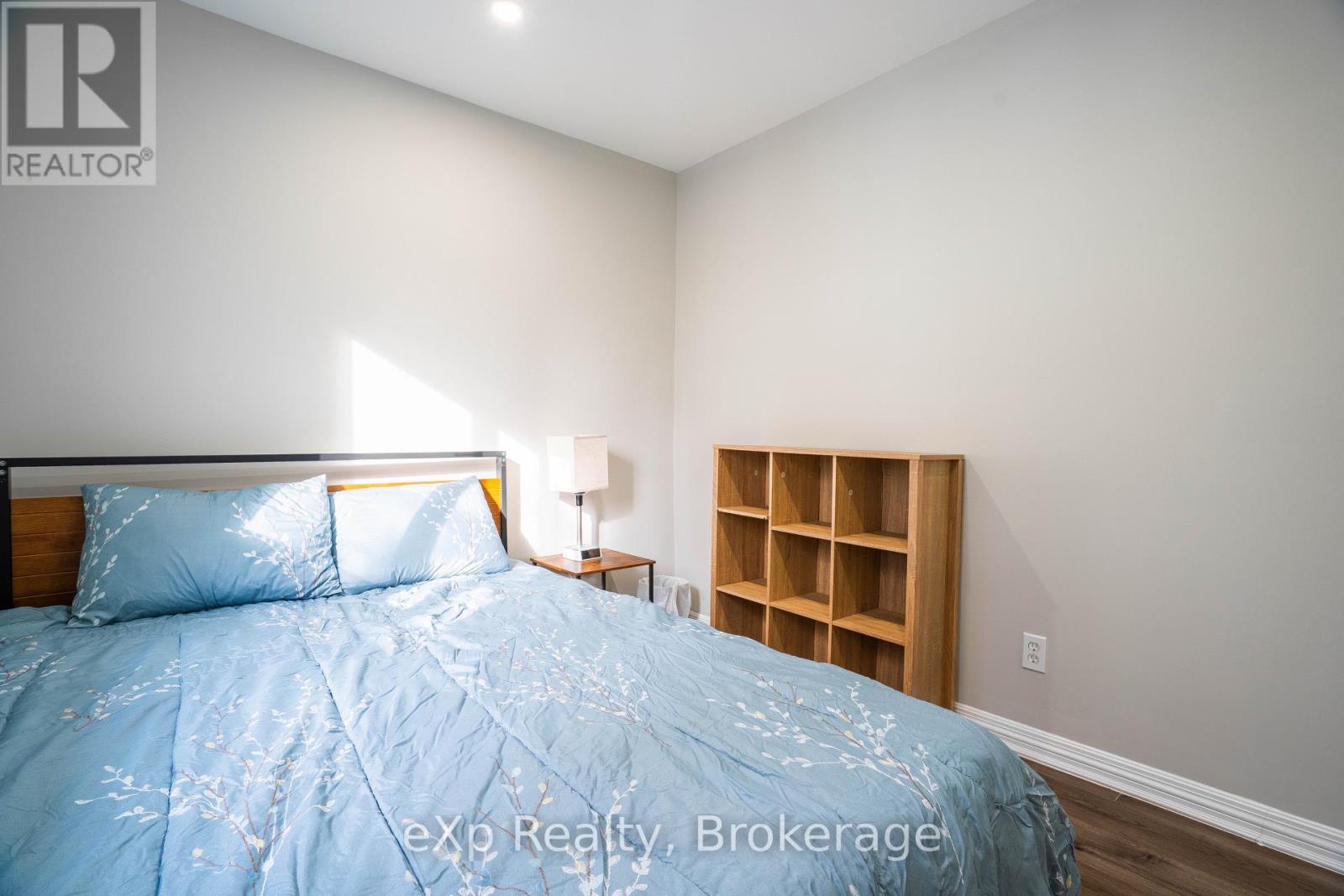 170 Francis Drive, Georgian Bluffs, Ontario  N0H 2K0 - Photo 38 - X12055162