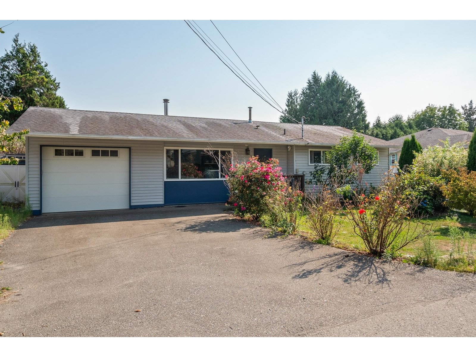 Property at 33582 2 AVENUE image 2