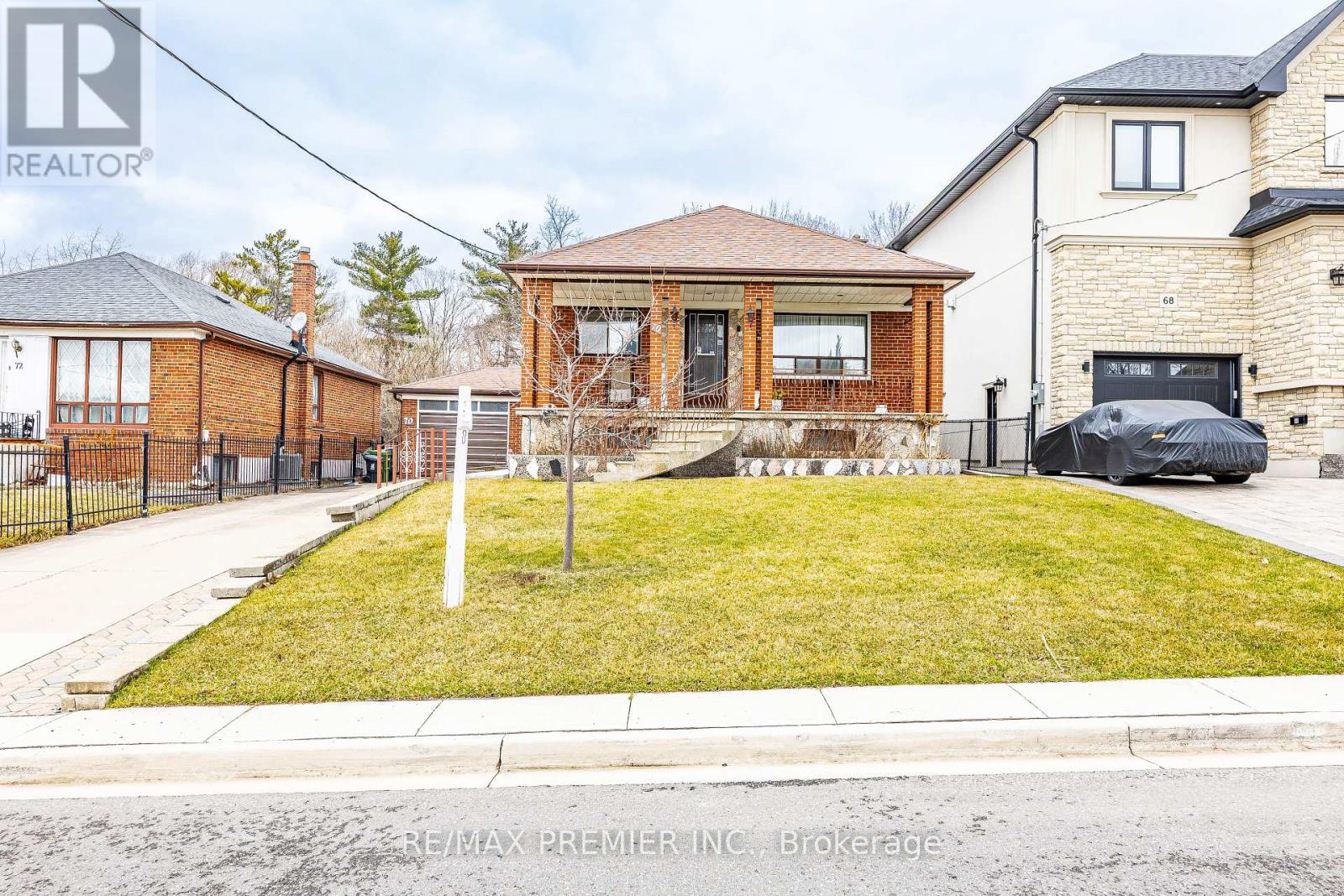 Property at 70 FORTHBRIDGE CRESCENT image 1
