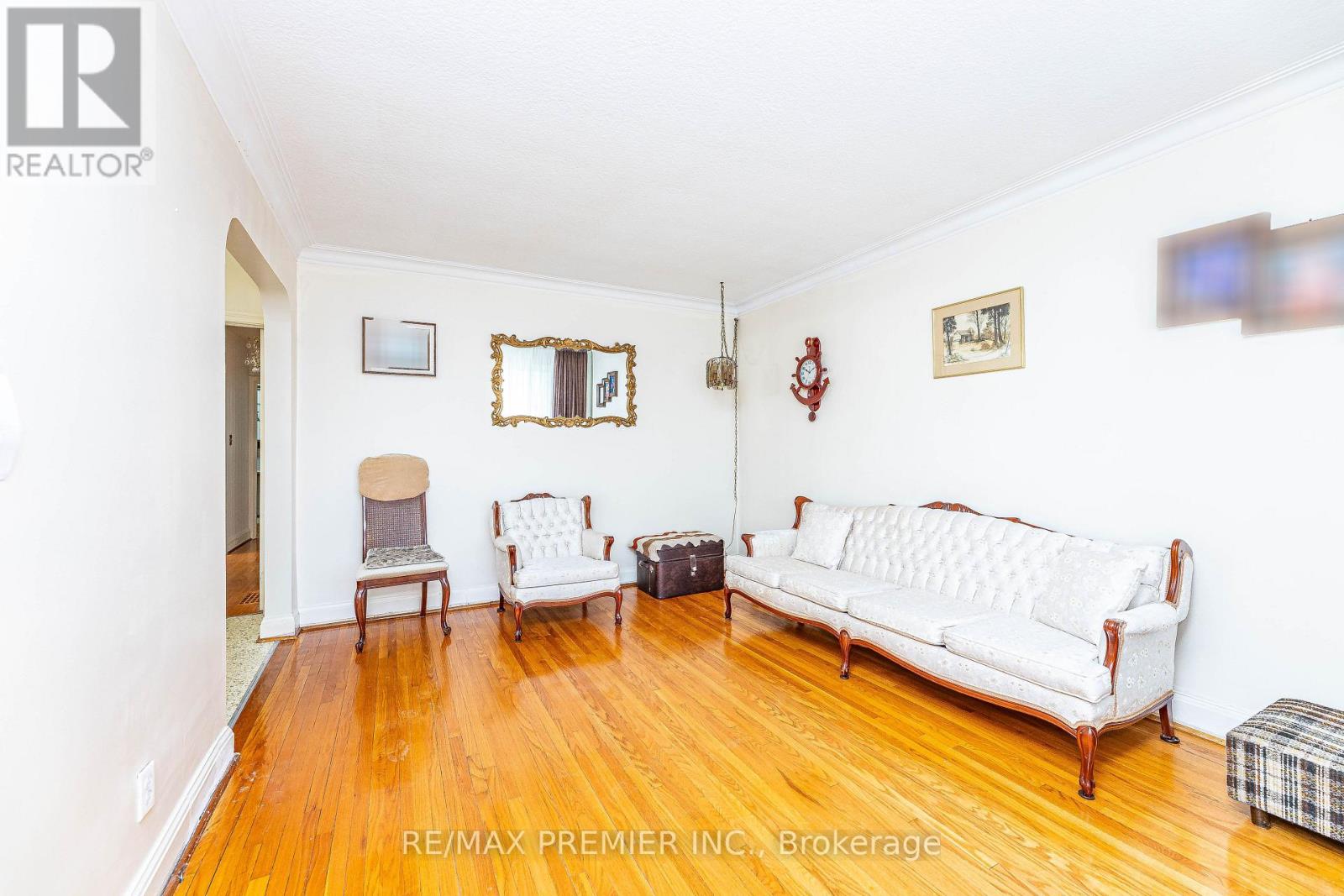 70 Forthbridge Crescent, Toronto, Ontario  M3M 2A3 - Photo 10 - W12055143