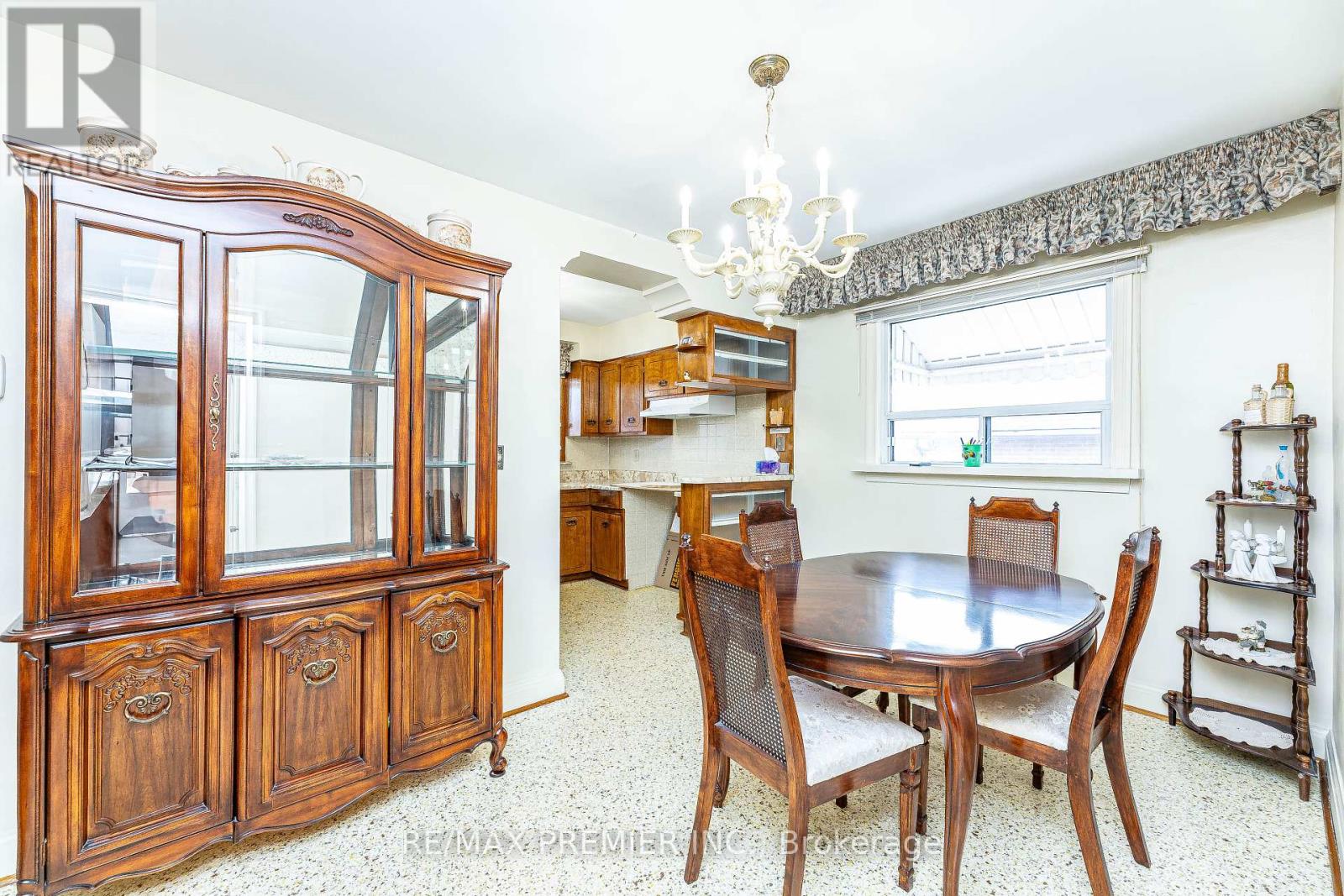 70 Forthbridge Crescent, Toronto, Ontario  M3M 2A3 - Photo 12 - W12055143