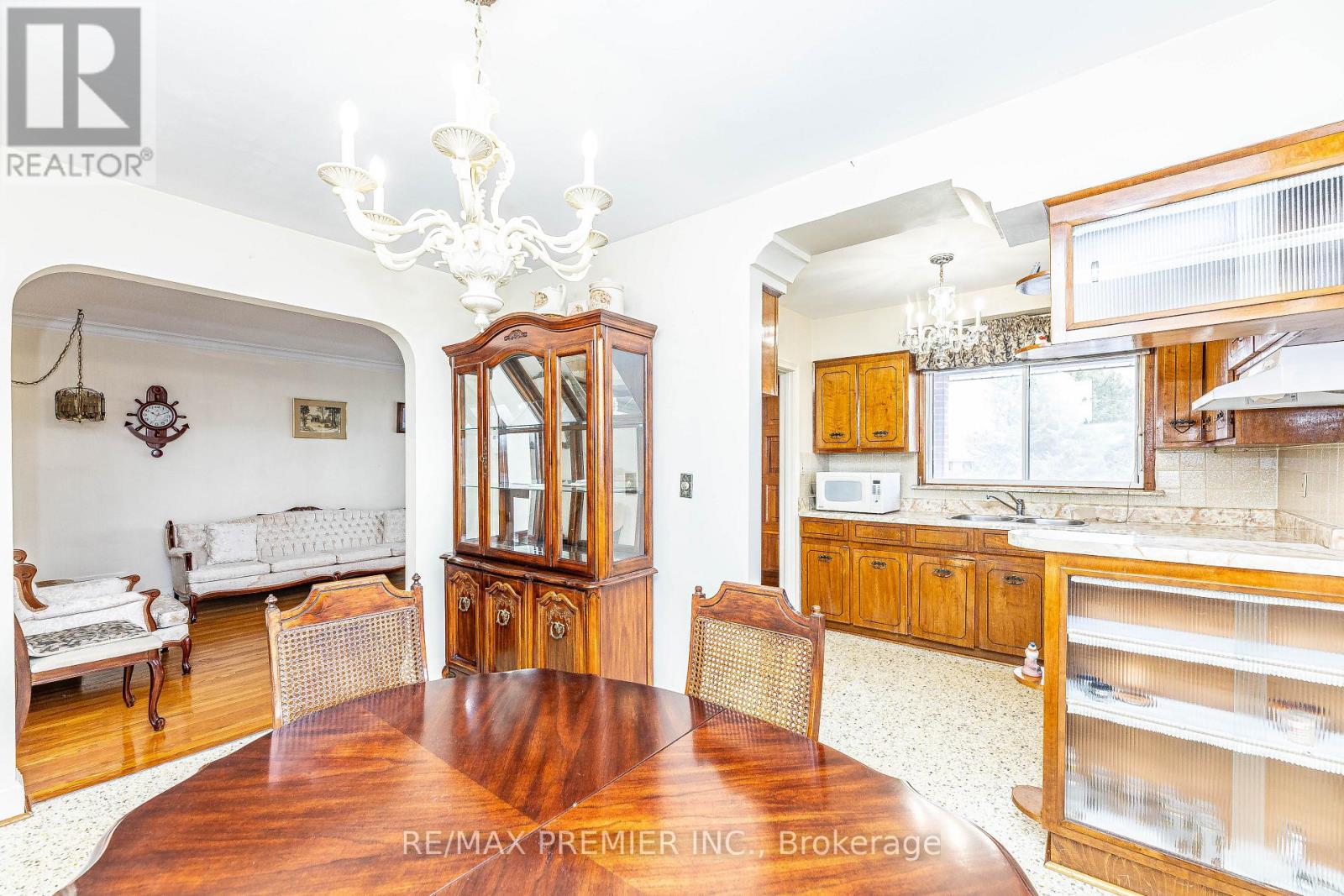 70 Forthbridge Crescent, Toronto, Ontario  M3M 2A3 - Photo 14 - W12055143