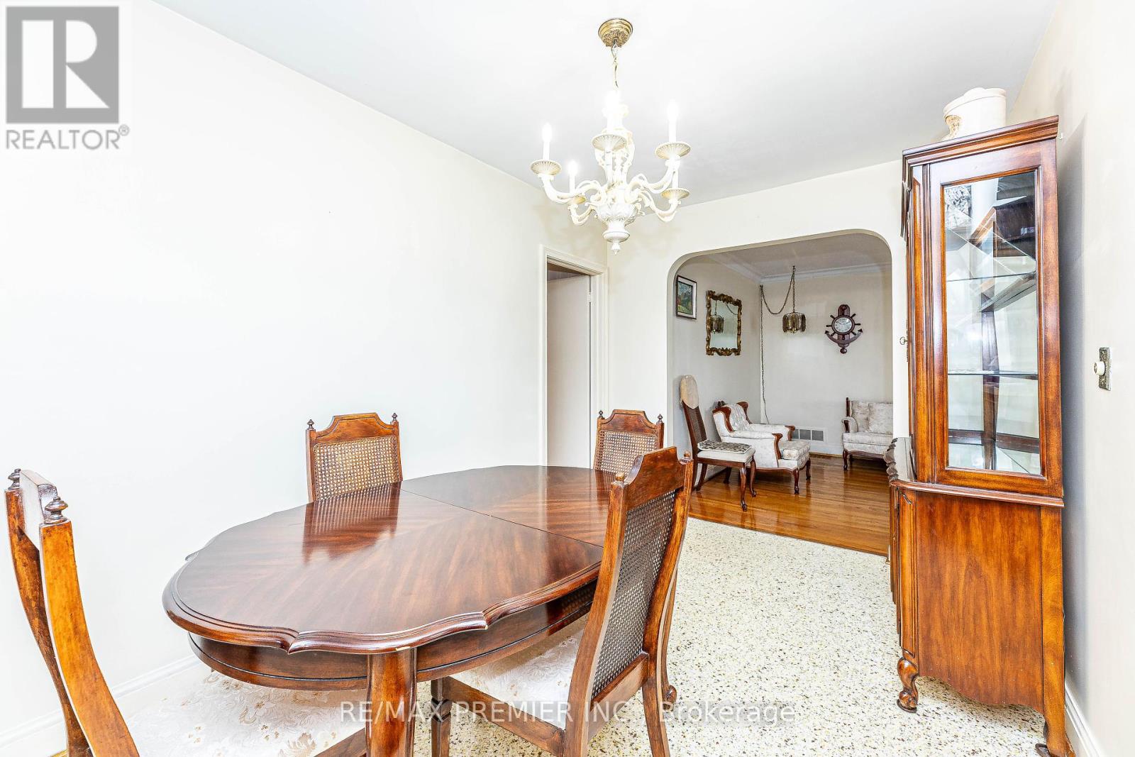 70 Forthbridge Crescent, Toronto, Ontario  M3M 2A3 - Photo 15 - W12055143