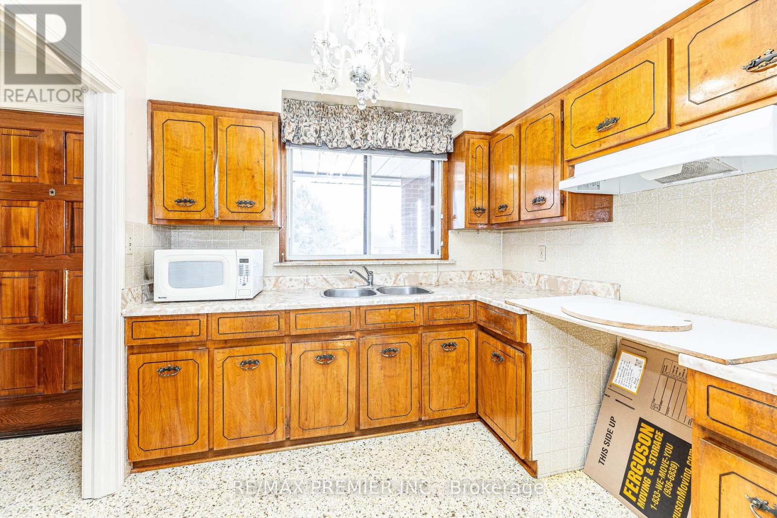 70 Forthbridge Crescent, Toronto, Ontario  M3M 2A3 - Photo 16 - W12055143