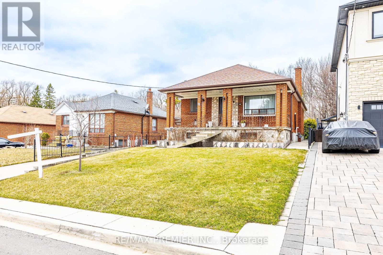 Property at 70 FORTHBRIDGE CRESCENT image 2