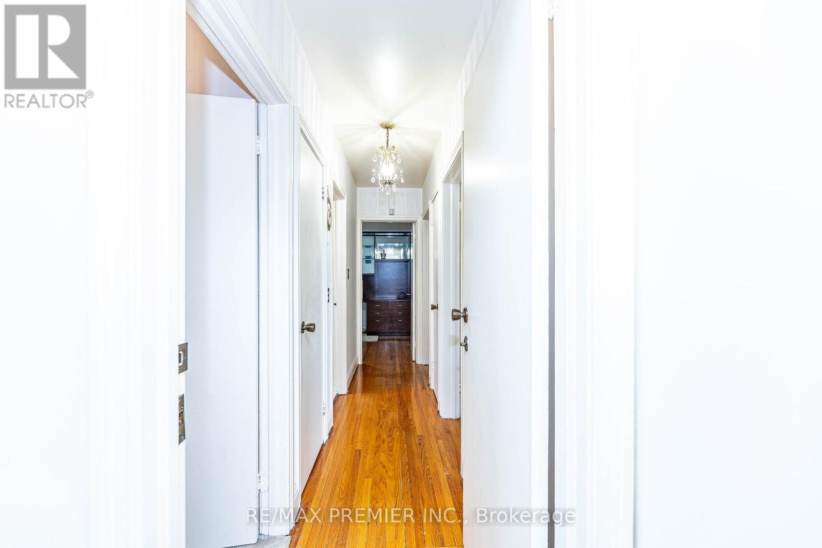 70 Forthbridge Crescent, Toronto, Ontario  M3M 2A3 - Photo 21 - W12055143