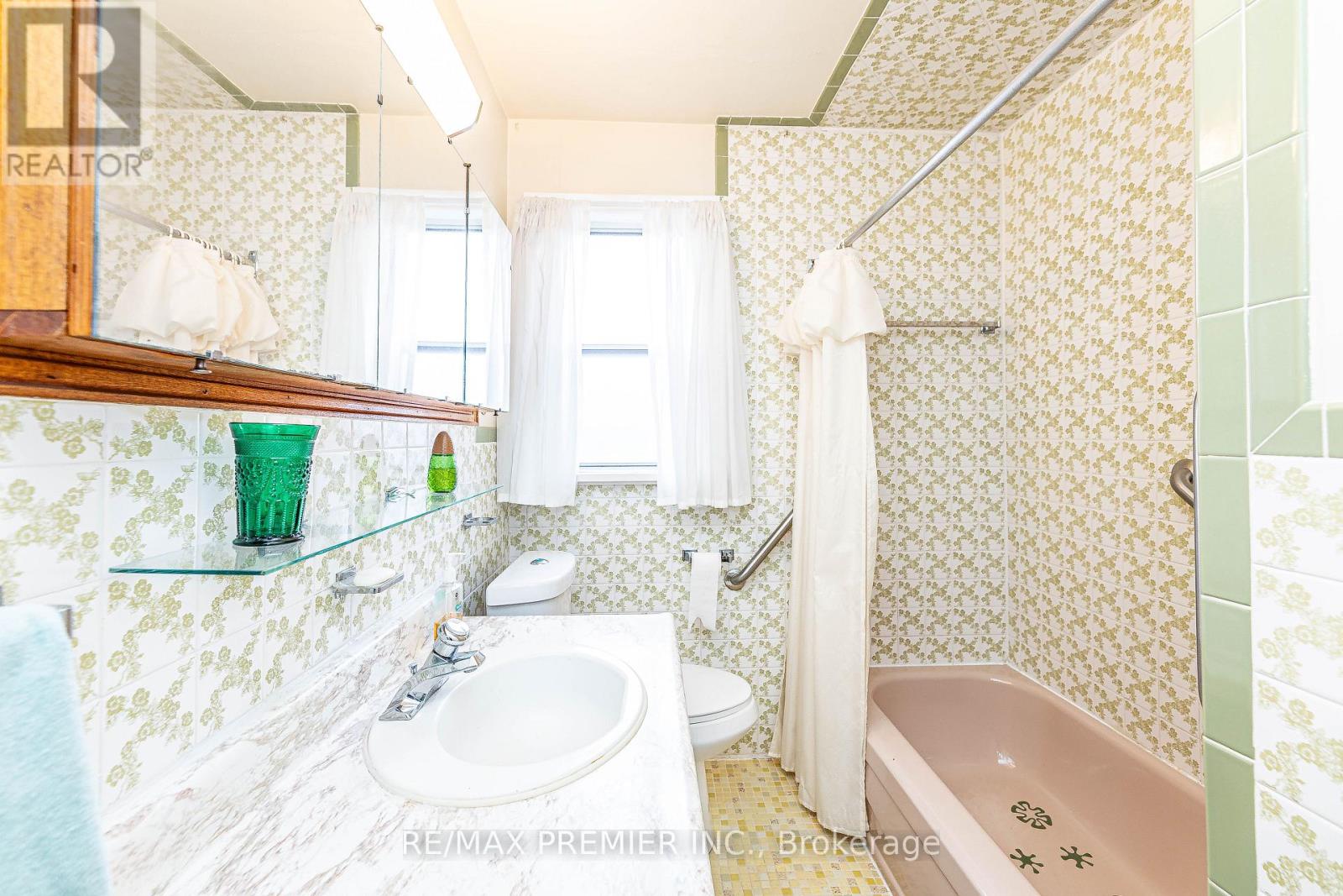 70 Forthbridge Crescent, Toronto, Ontario  M3M 2A3 - Photo 28 - W12055143