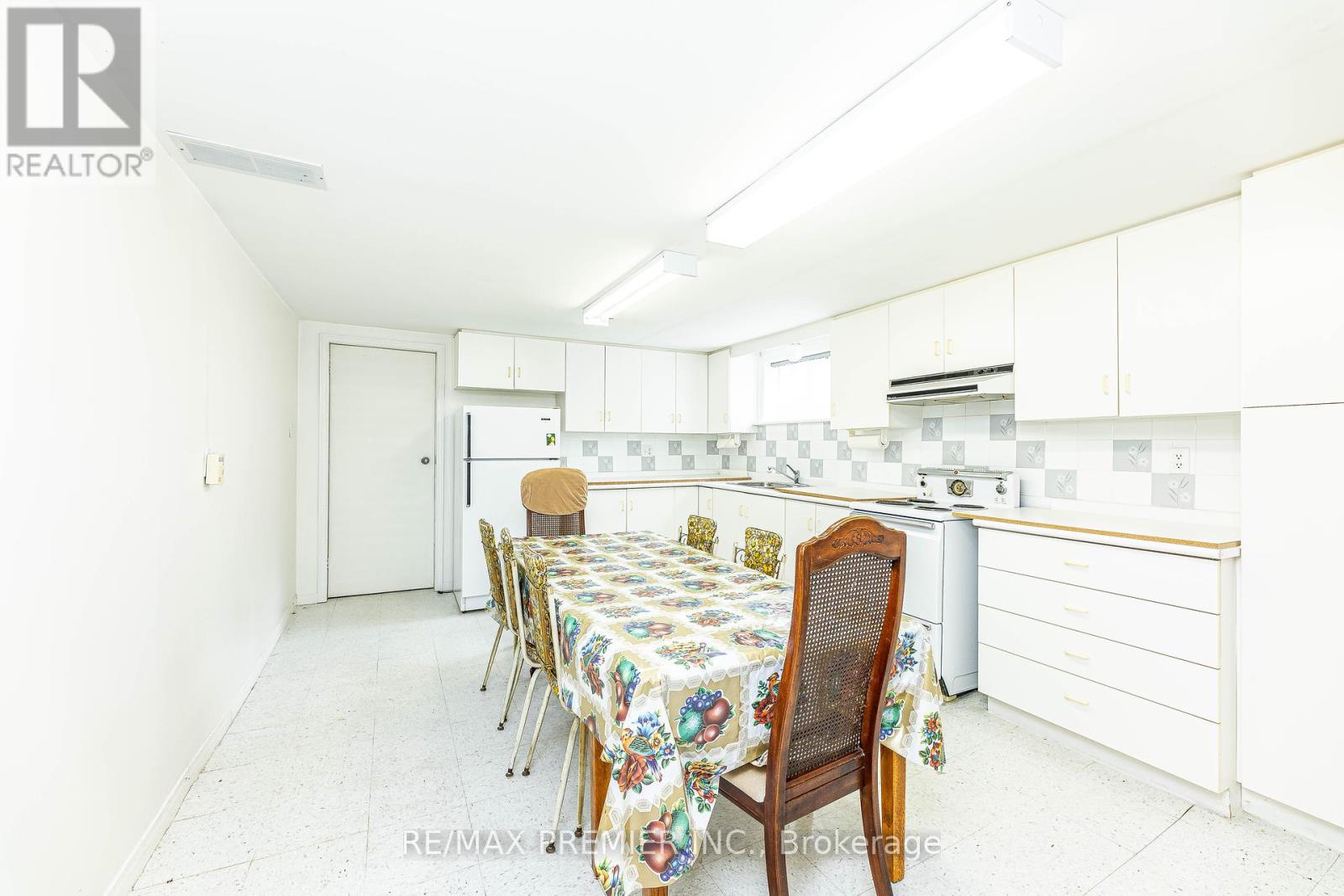 70 Forthbridge Crescent, Toronto, Ontario  M3M 2A3 - Photo 34 - W12055143