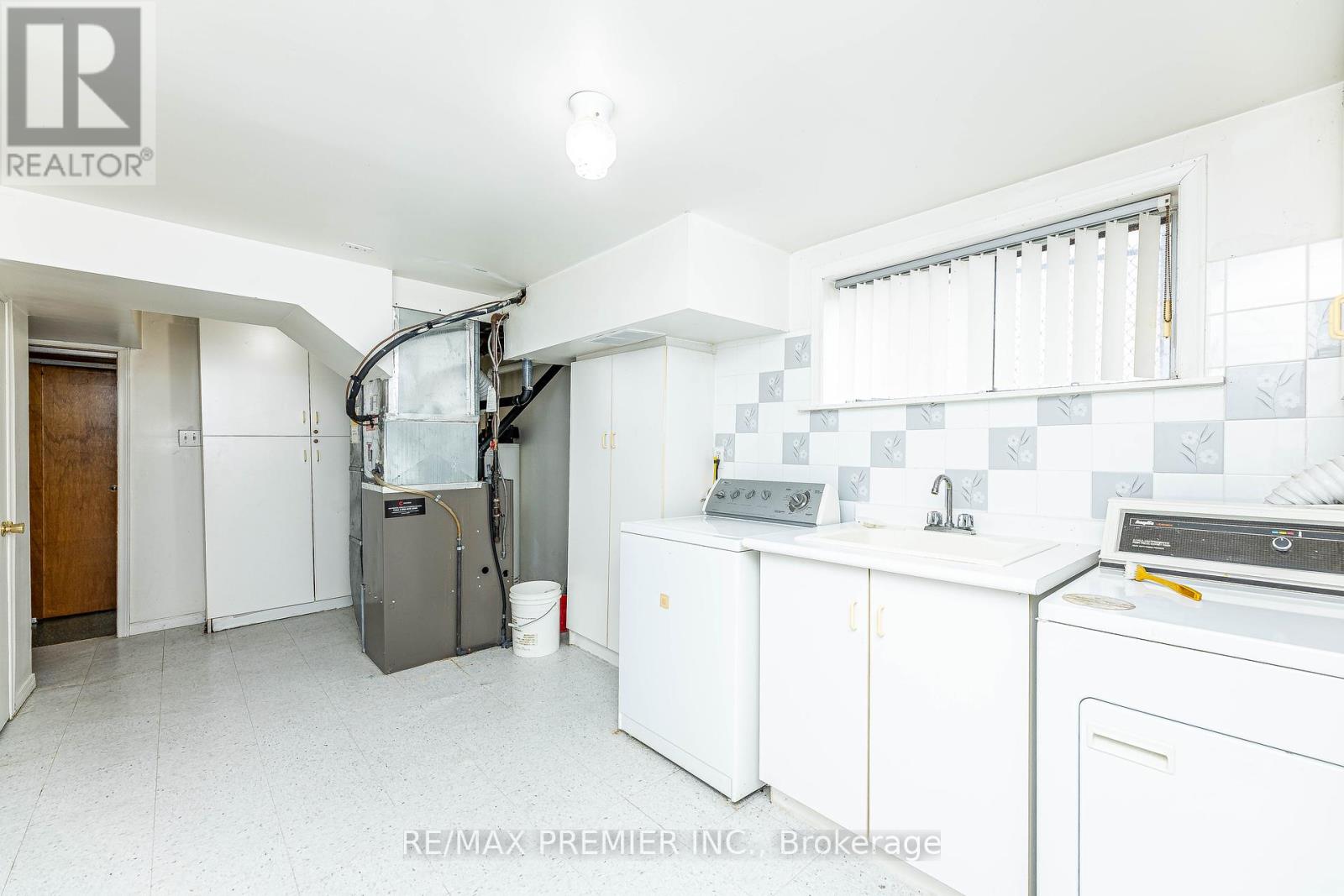70 Forthbridge Crescent, Toronto, Ontario  M3M 2A3 - Photo 42 - W12055143