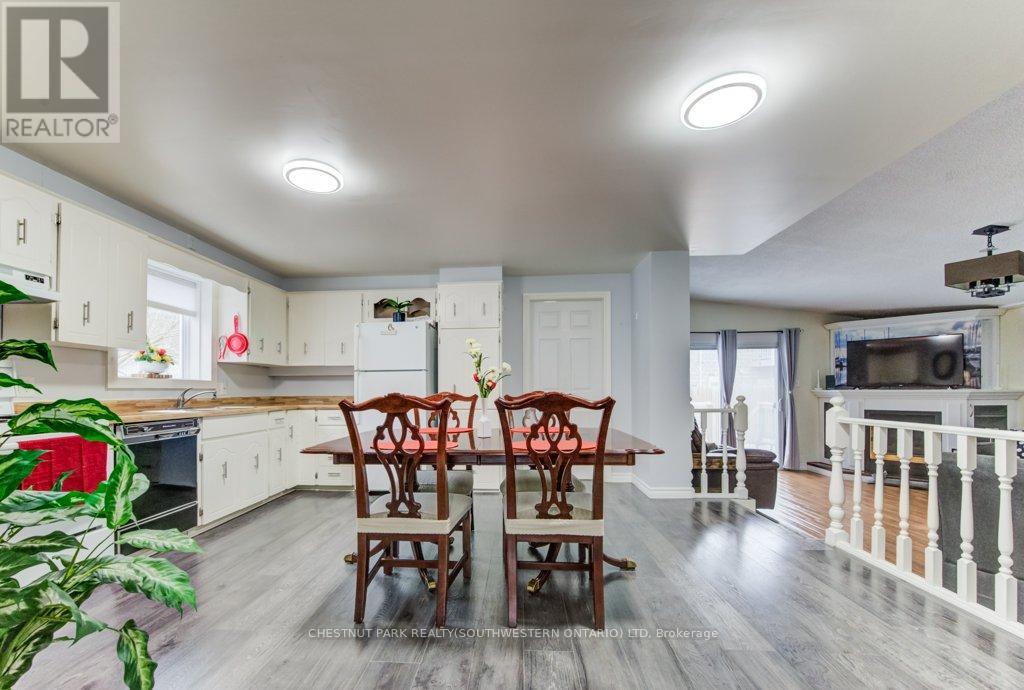 27 Station Street, East Zorra-Tavistock, Ontario  N0B 2R0 - Photo 19 - X12055112