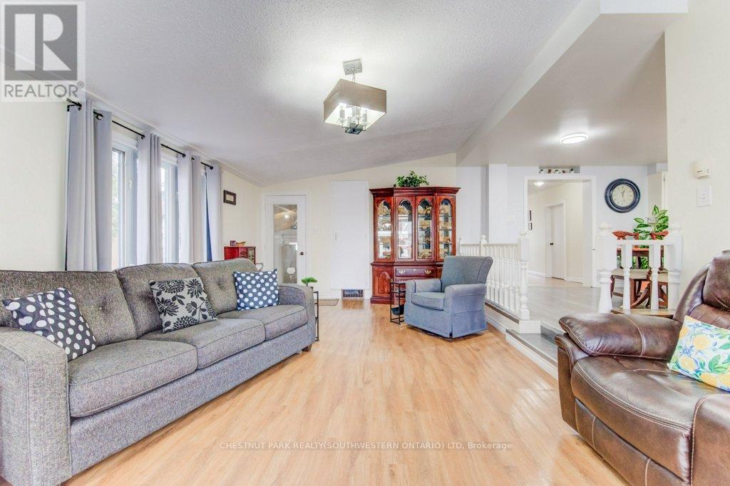 27 Station Street, East Zorra-Tavistock, Ontario  N0B 2R0 - Photo 28 - X12055112