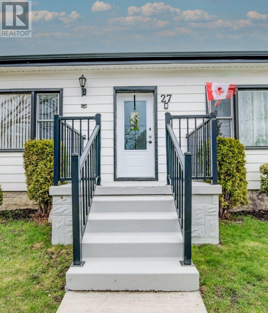 Property at 27 STATION STREET image 4