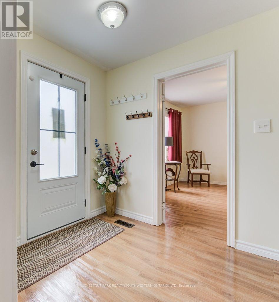 27 Station Street, East Zorra-Tavistock, Ontario  N0B 2R0 - Photo 6 - X12055112