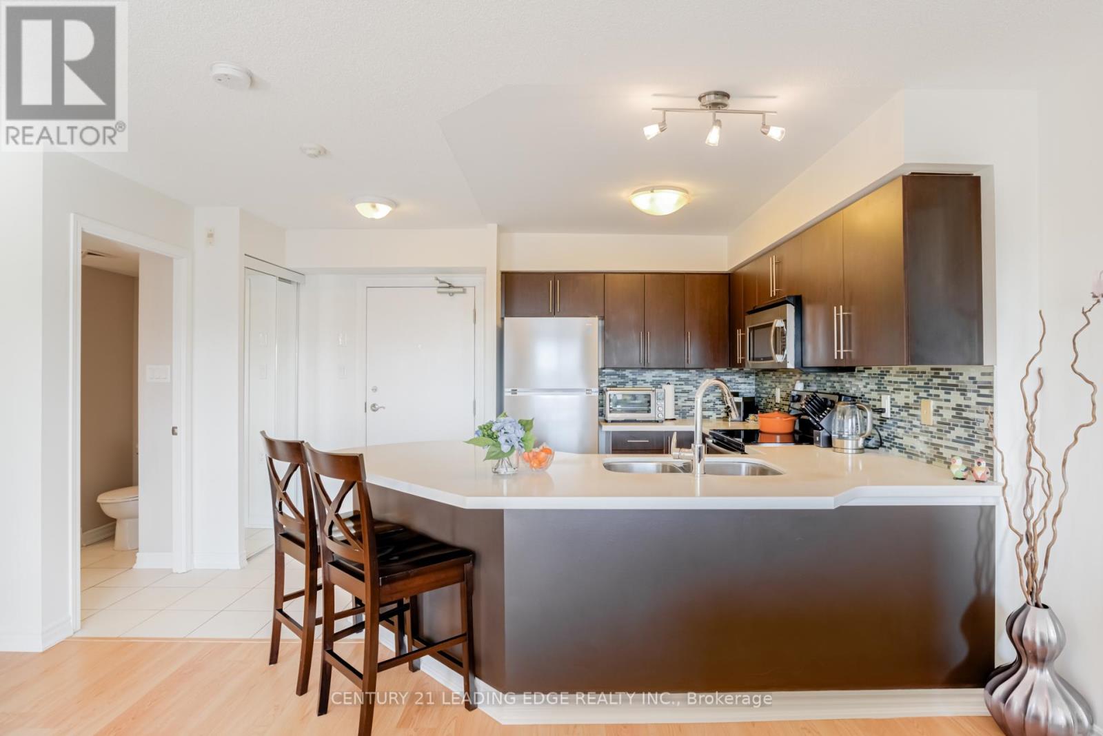 Property at 509 - 872 SHEPPARD AVENUE W image 2