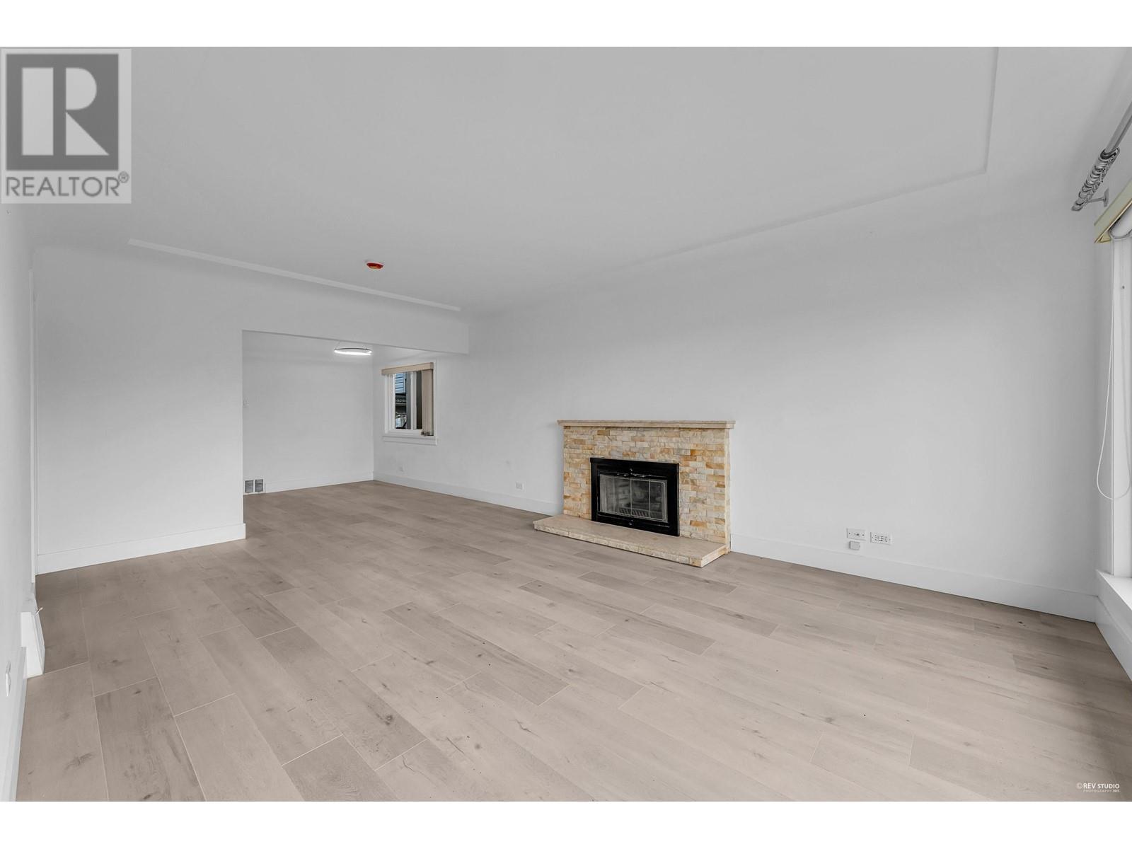 Property at 1651 E 37TH AVENUE image 4
