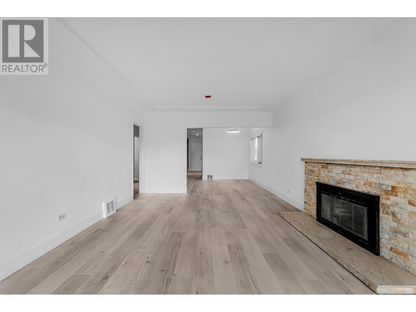 Property at 1651 E 37TH AVENUE image 5