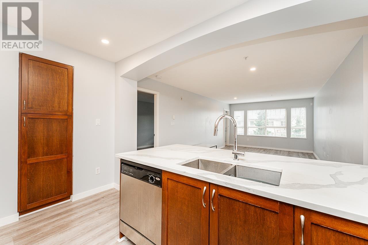 302 2951 Silver Springs Boulevard, Coquitlam, British Columbia  V3E 3S4 - Photo 3 - R2983501