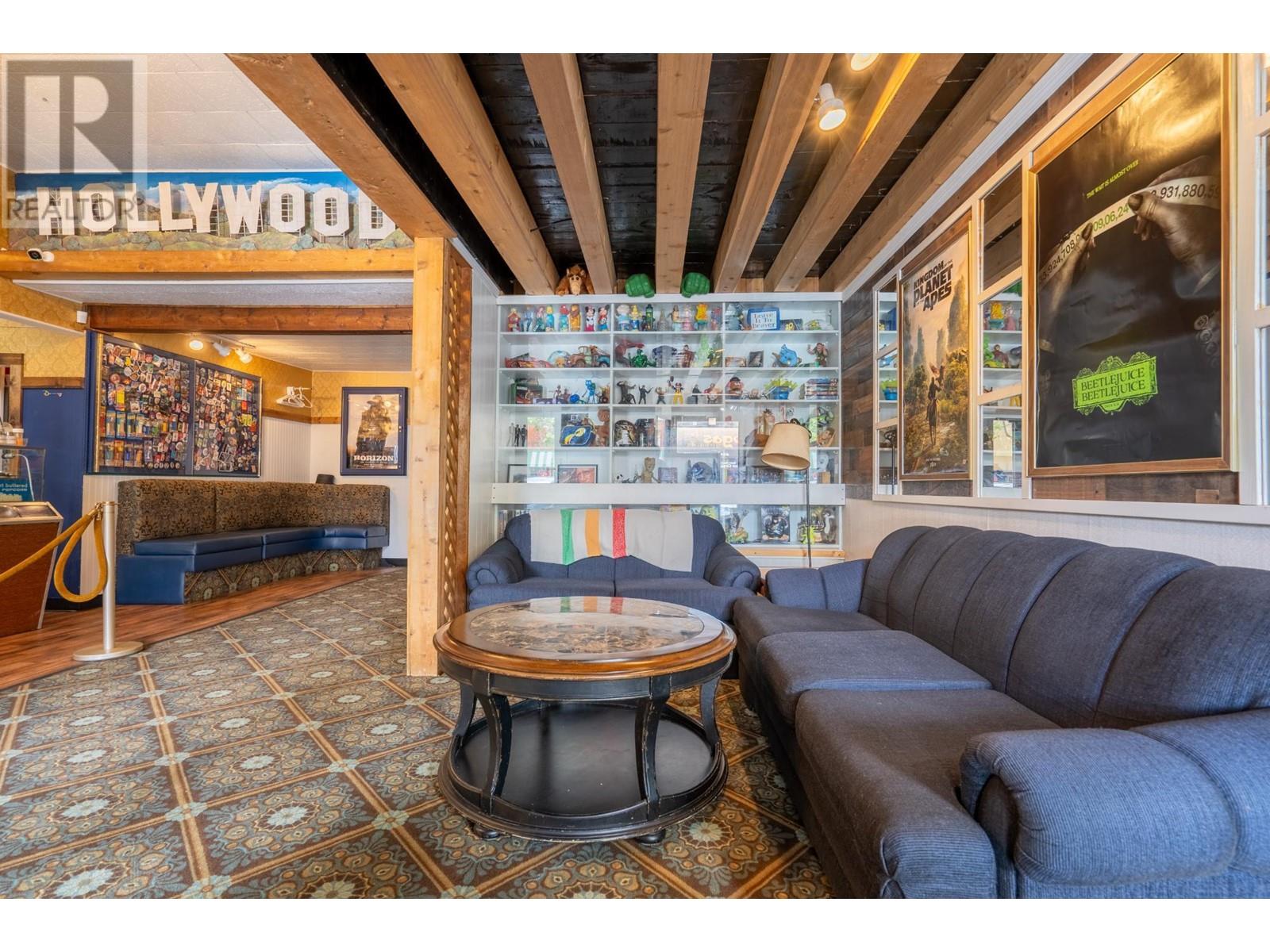 Property at 257 MARKET Avenue image 3