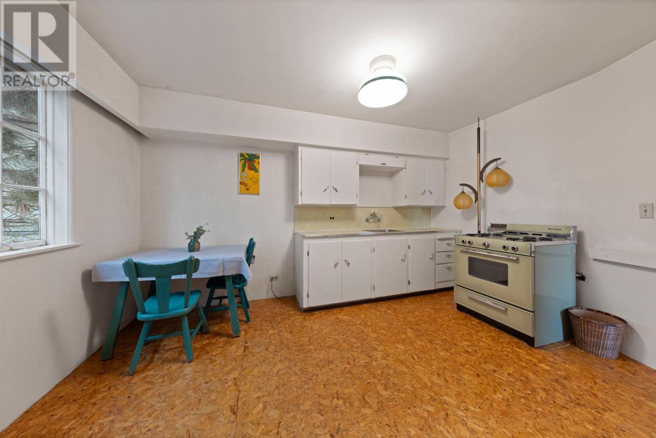 520 Salsbury Drive, Vancouver, British Columbia  V5L 3Z7 - Photo 18 - R2984755