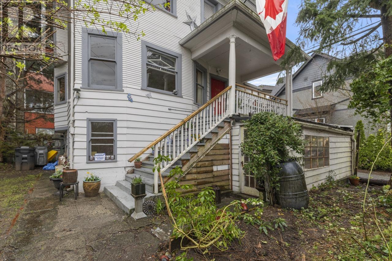 Property at 520 SALSBURY DRIVE image 2