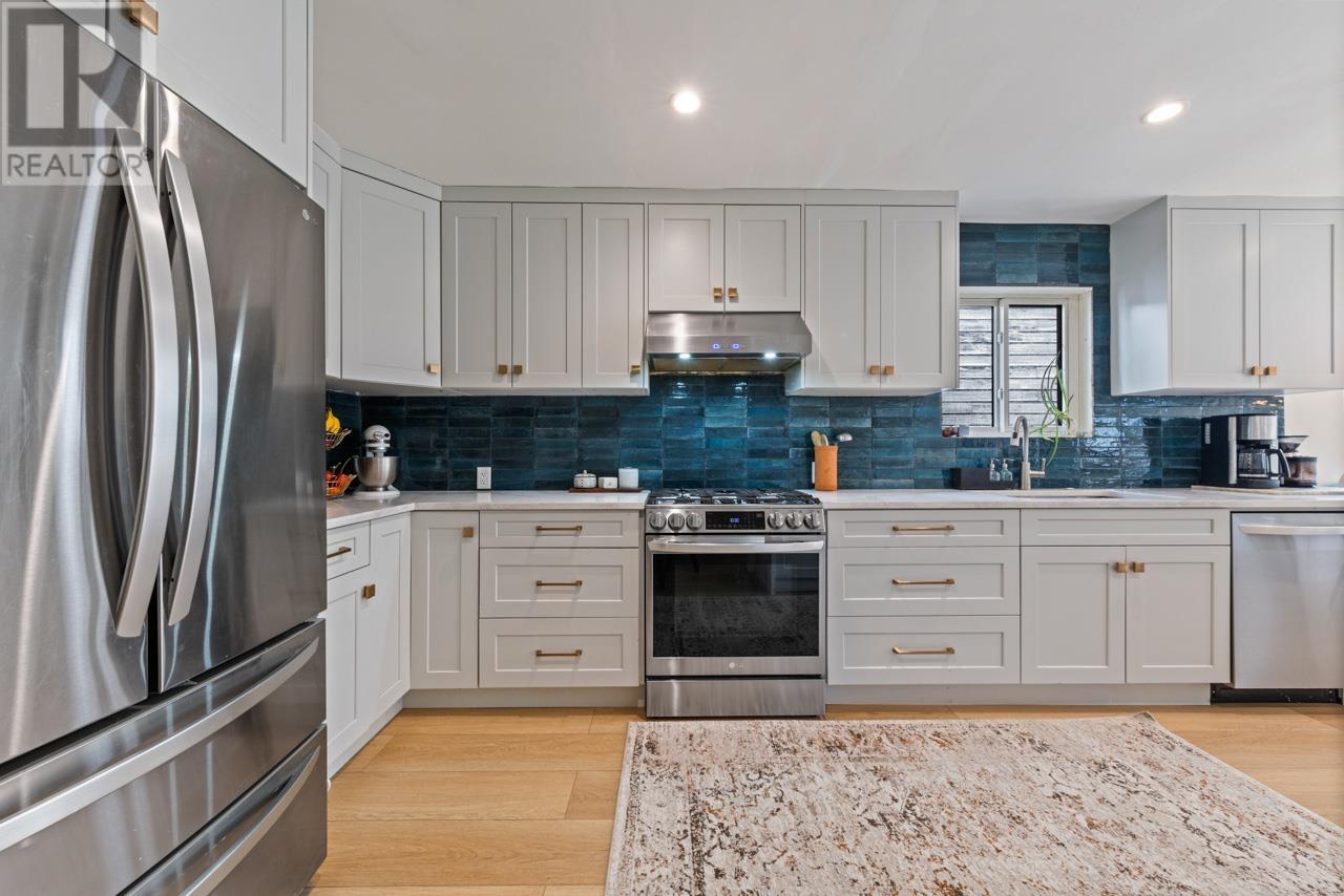 1110 Deep Cove Road, North Vancouver, British Columbia  V7G 1S3 - Photo 9 - R2984763