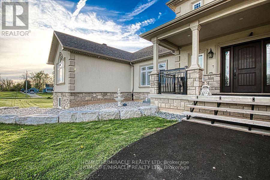 Property at 5499 ATTEMA CRESCENT image 3