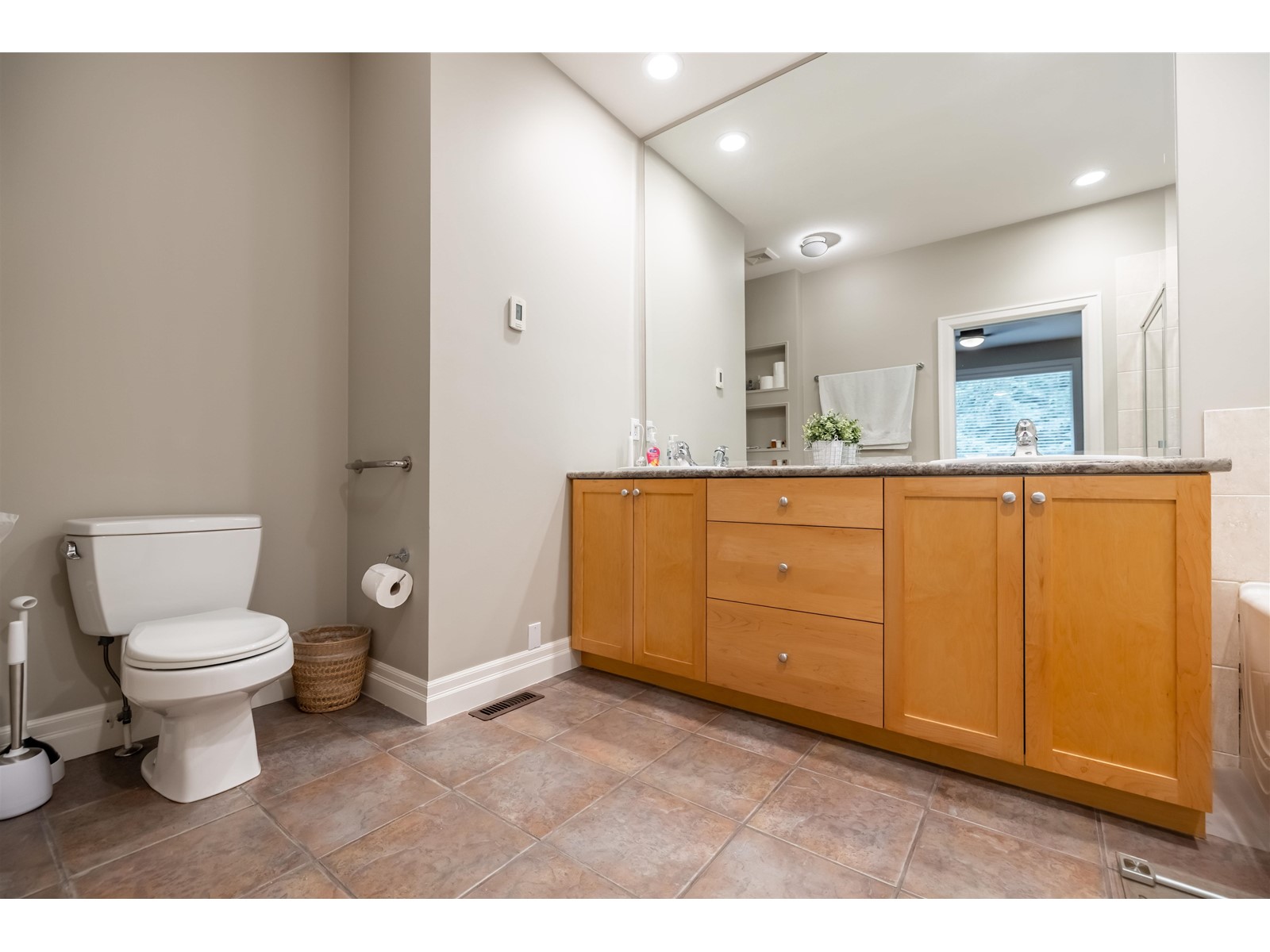 20426 67a Avenue, Langley, British Columbia  V2Y 2X5 - Photo 17 - R2983815