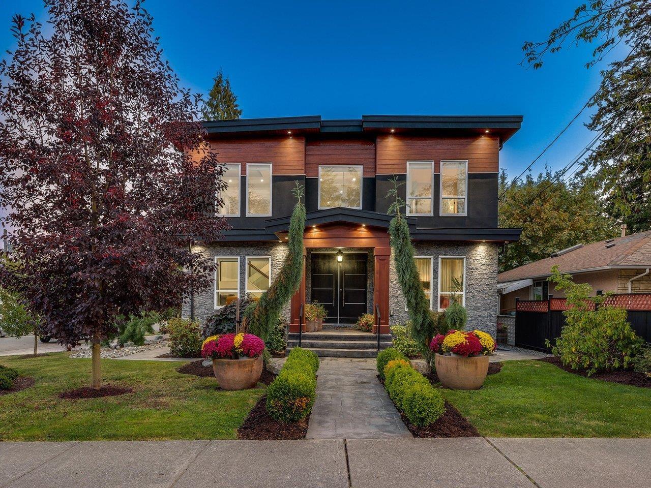 Property at 1495 MAPLE STREET image 2