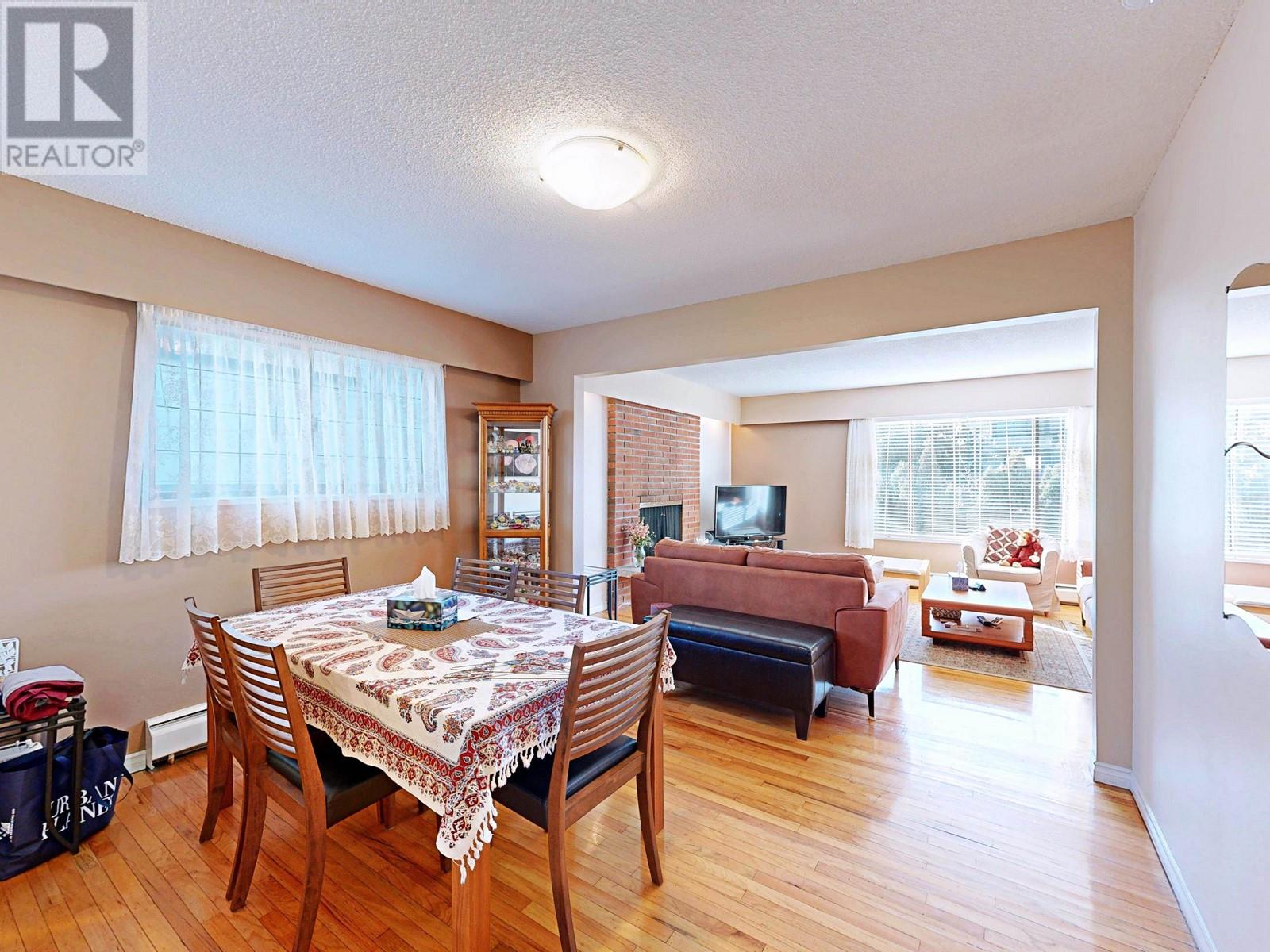 246 W 4th Street, North Vancouver, British Columbia  V7M 1H7 - Photo 25 - R2959374