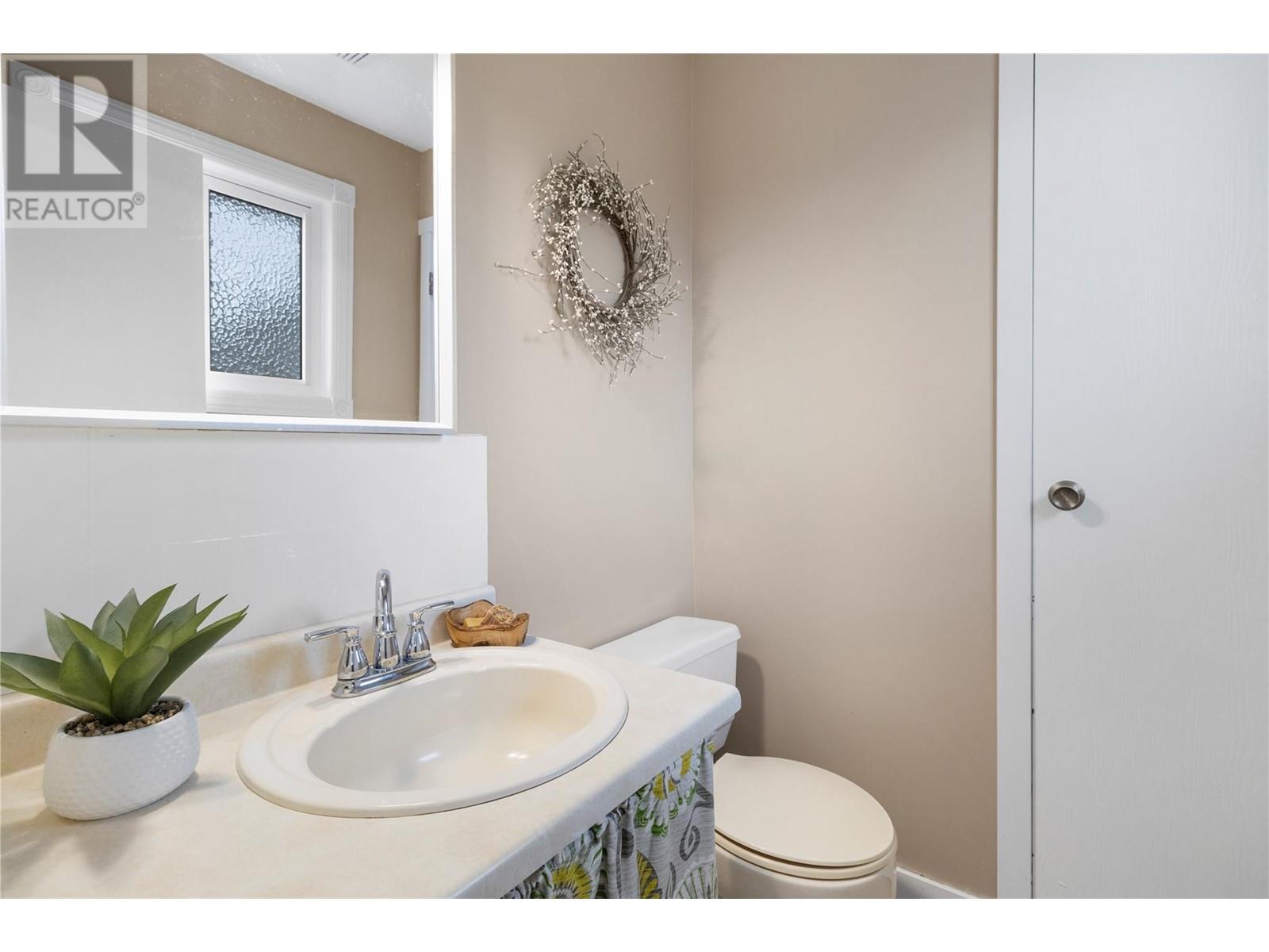 271 28 Street Ne, Salmon Arm, British Columbia  V1E 1Z8 - Photo 18 - 10340089