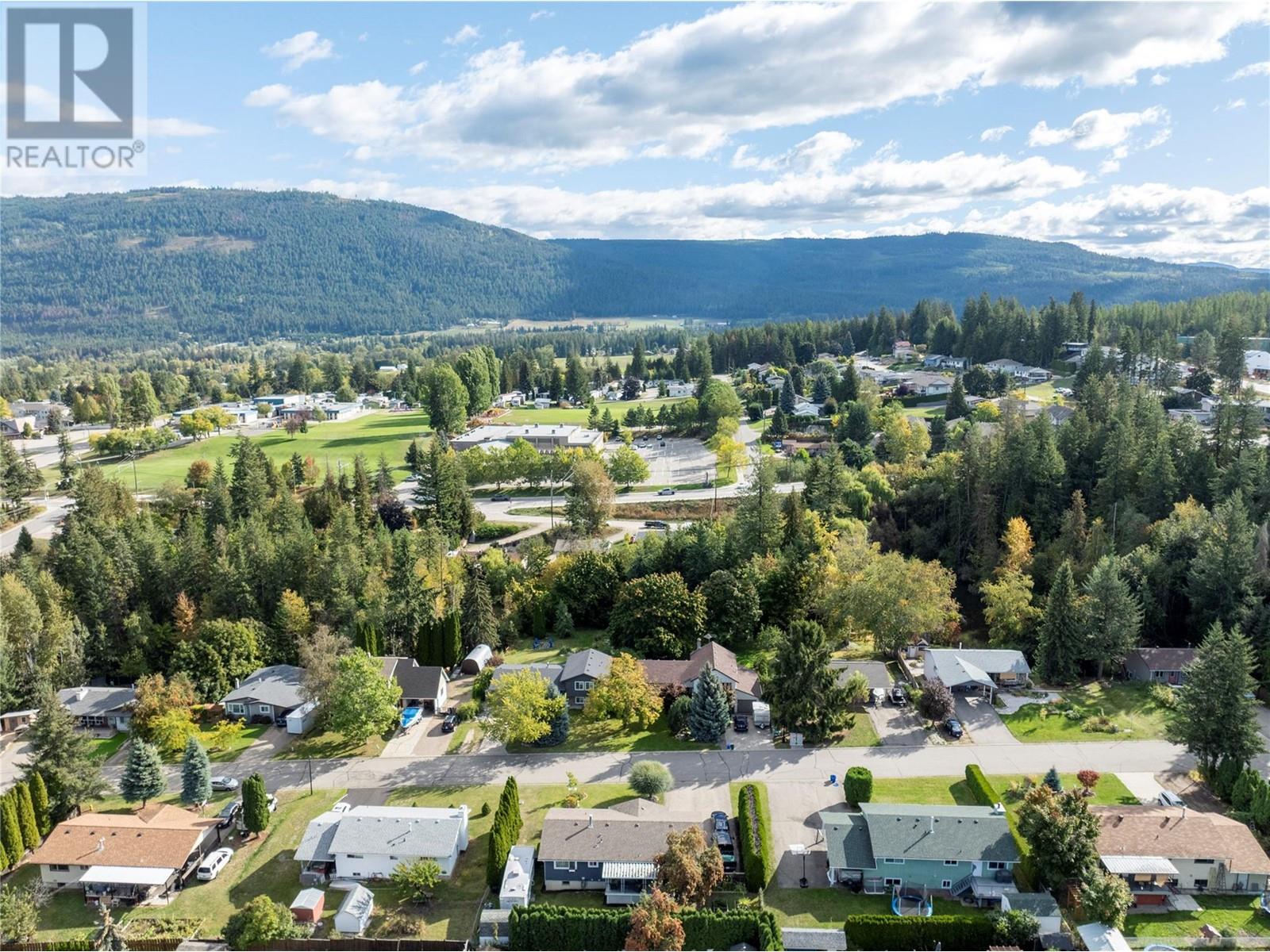271 28 Street Ne, Salmon Arm, British Columbia  V1E 1Z8 - Photo 47 - 10340089