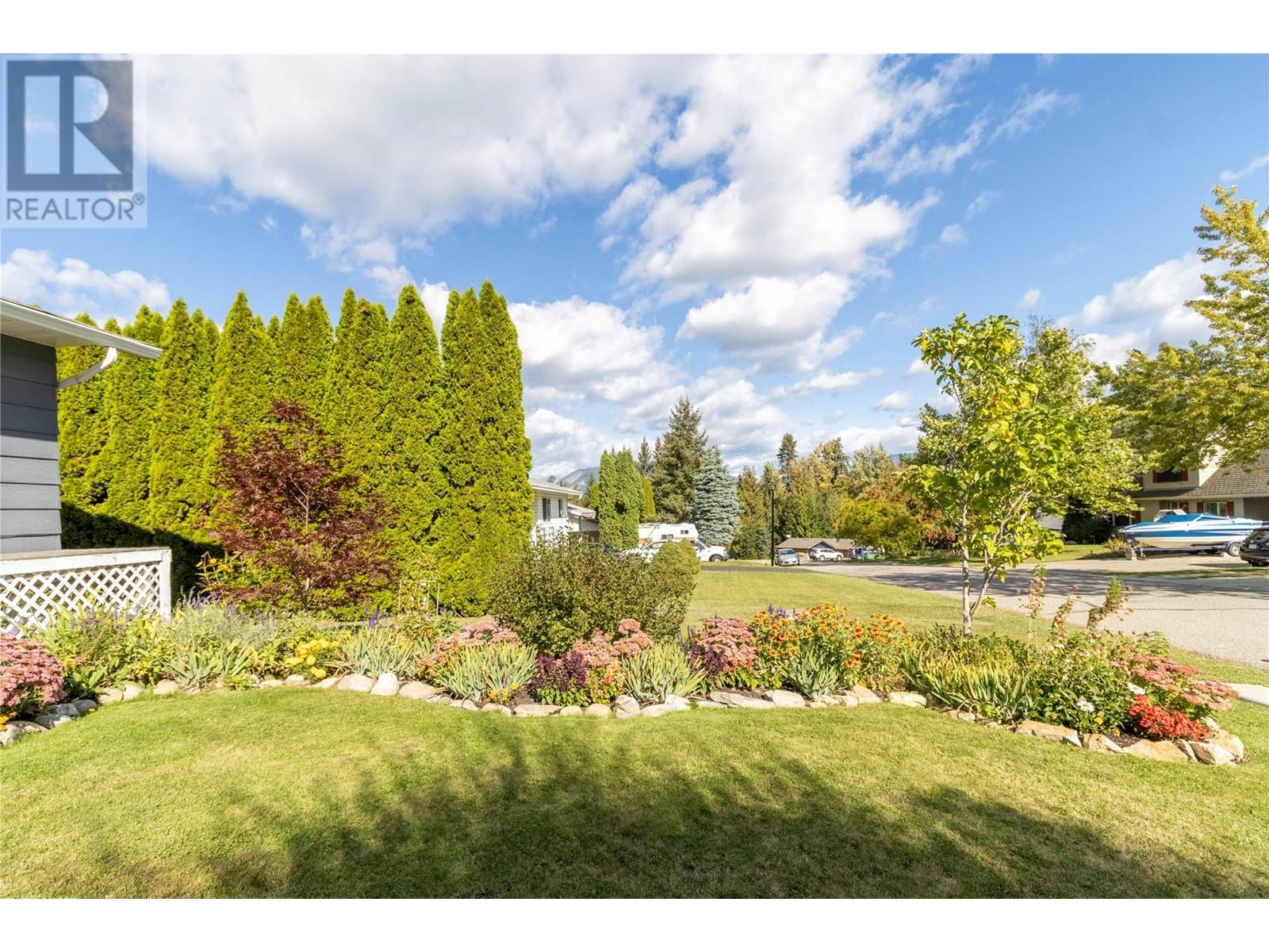 271 28 Street Ne, Salmon Arm, British Columbia  V1E 1Z8 - Photo 51 - 10340089