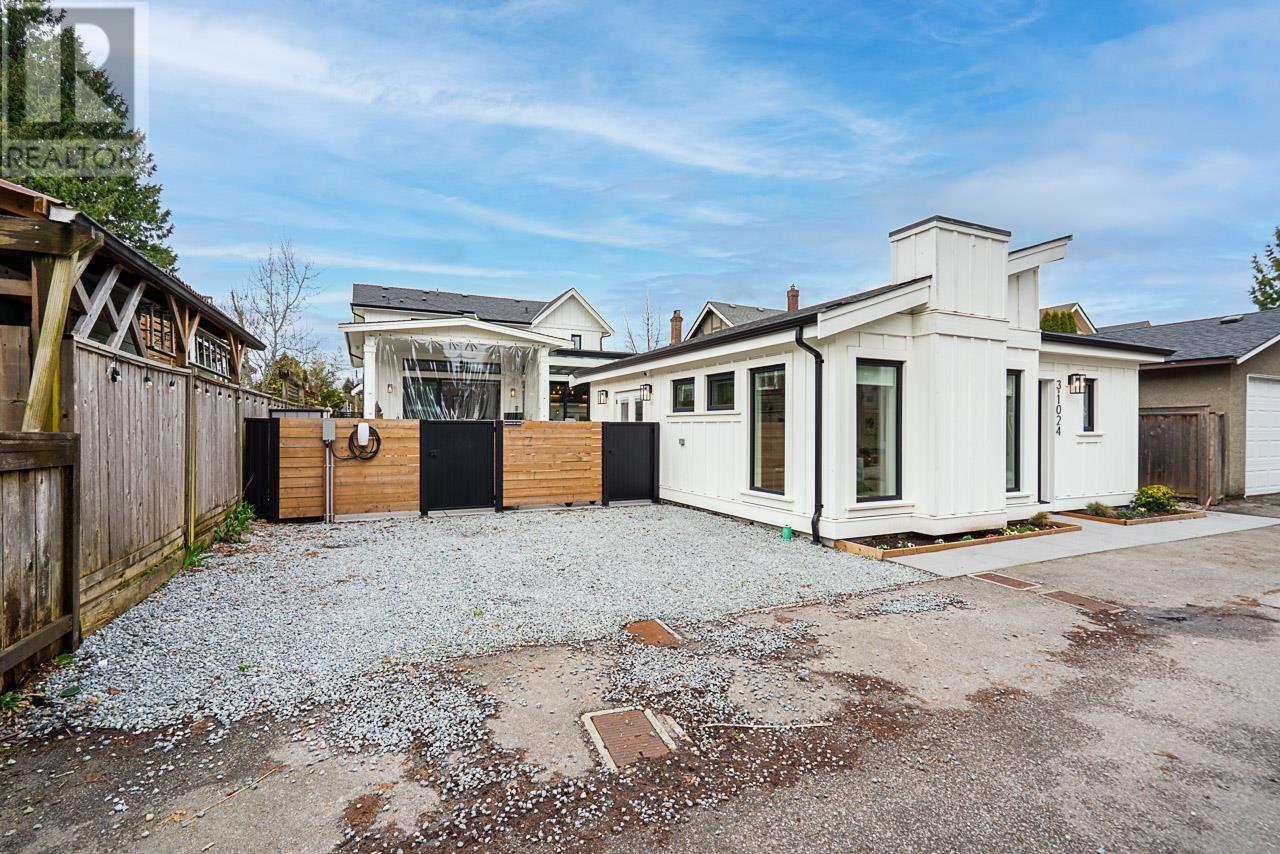 1024 London Street, New Westminster, British Columbia  V3M 3B8 - Photo 11 - R2983431