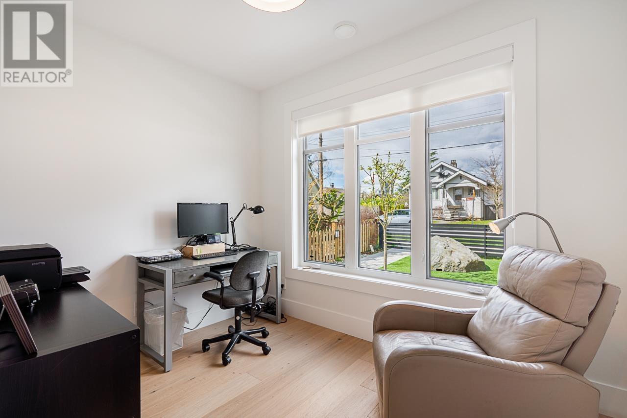 1024 London Street, New Westminster, British Columbia  V3M 3B8 - Photo 13 - R2983431