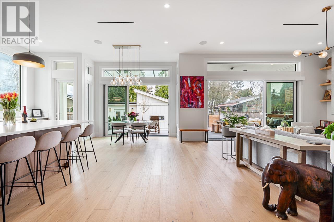 Property at 1024 LONDON STREET image 2