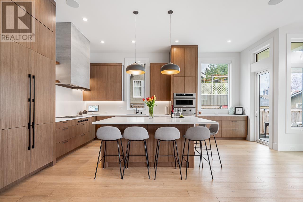 Property at 1024 LONDON STREET image 5