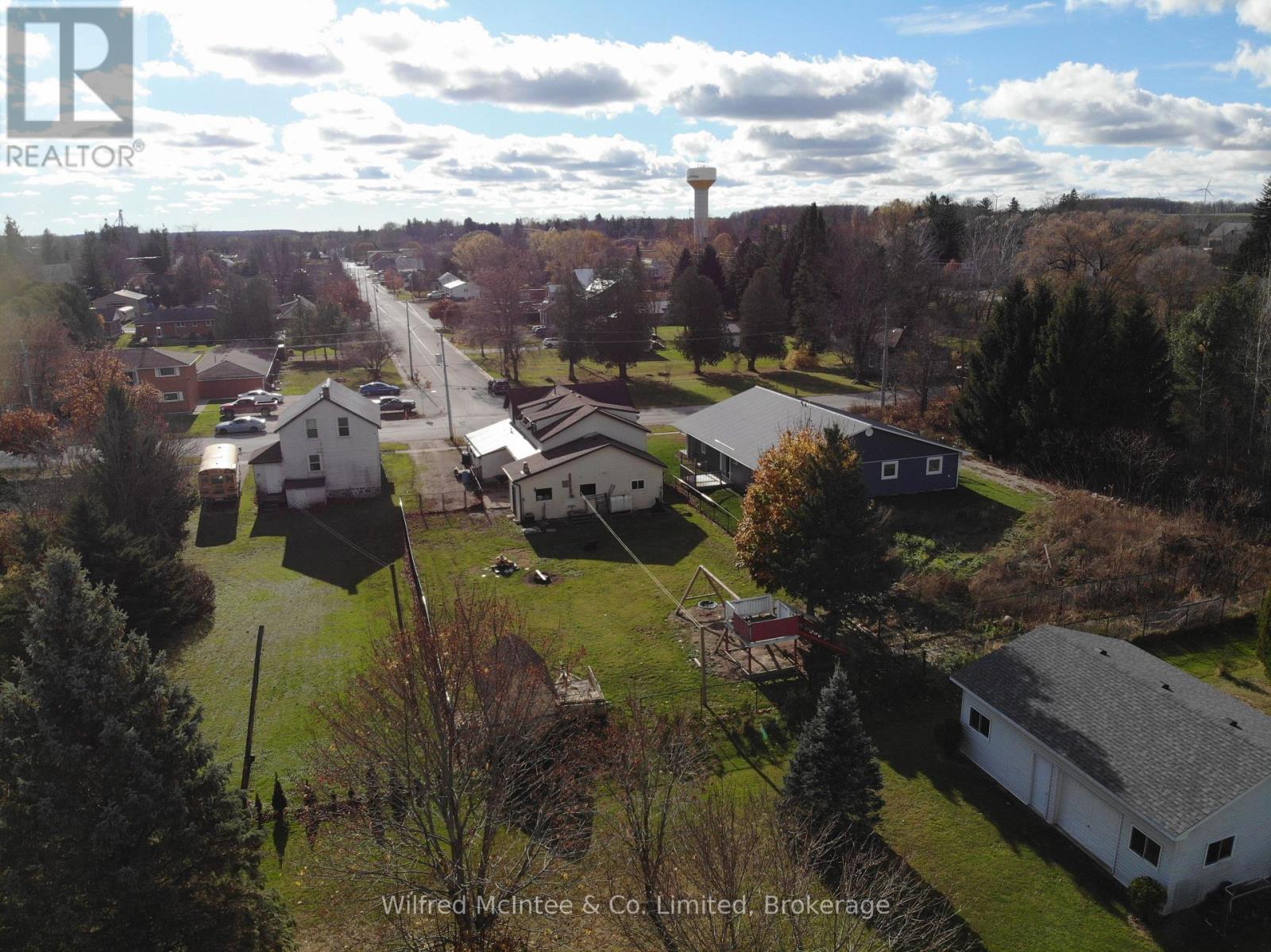 587 Gough Street, Huron-Kinloss, Ontario  N0G 2H0 - Photo 27 - X12055233