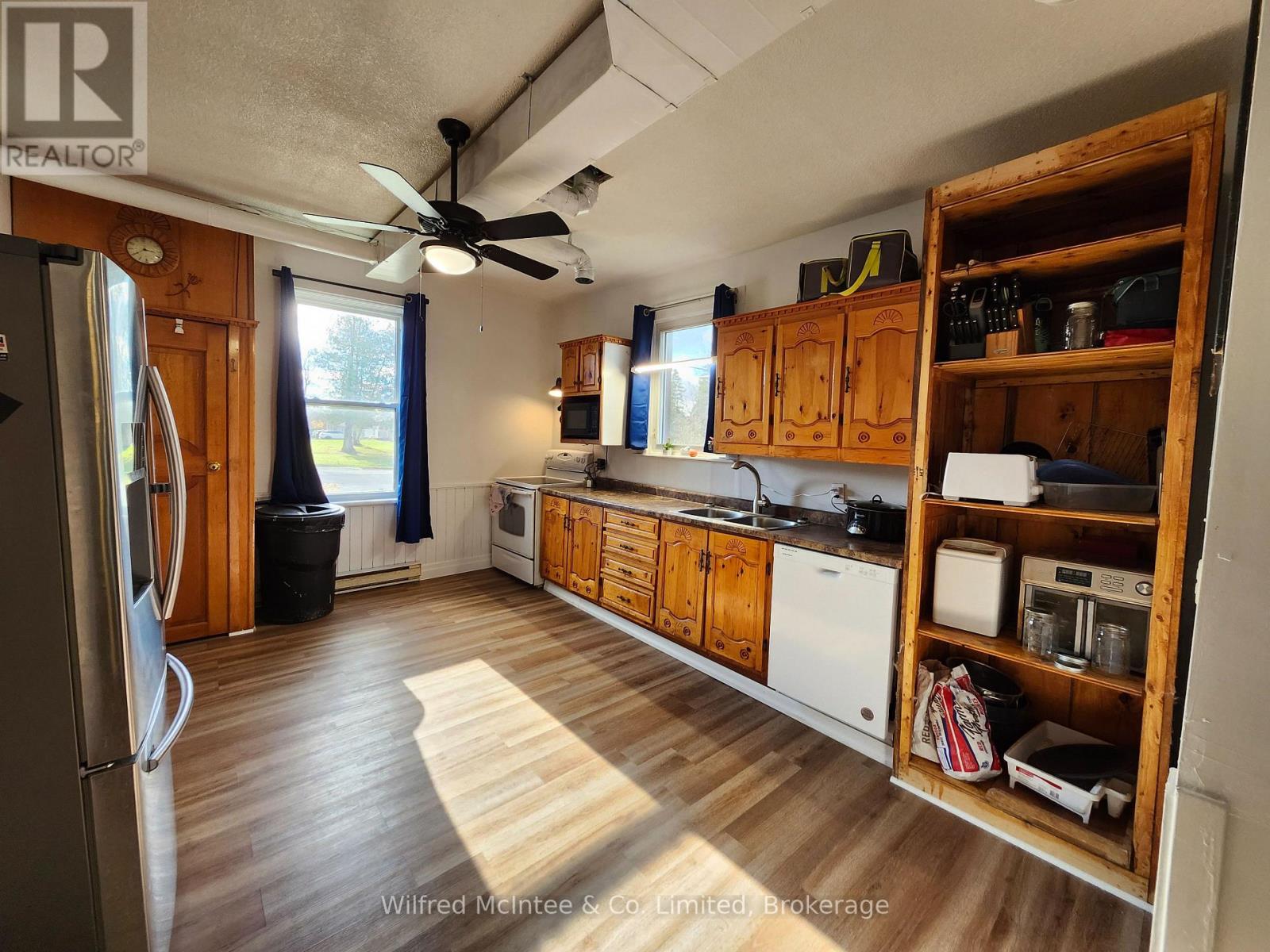 Property at 587 GOUGH STREET image 3