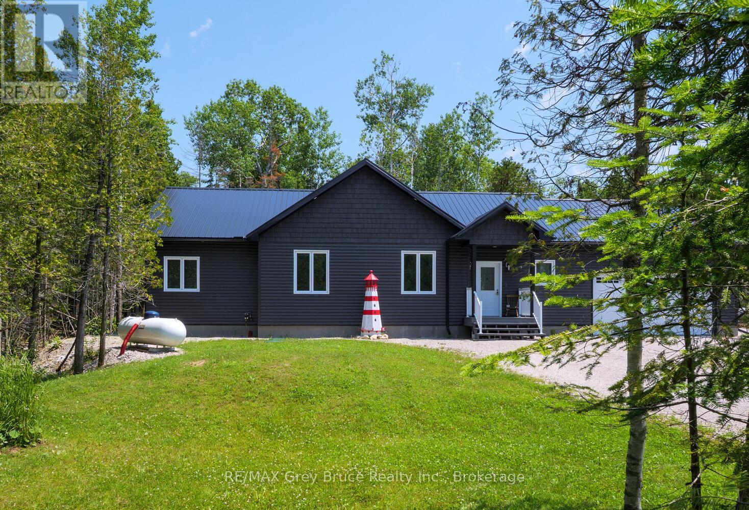 32 Devils Glen Road, Northern Bruce Peninsula, Ontario  N0H 2T0 - Photo 37 - X12055267