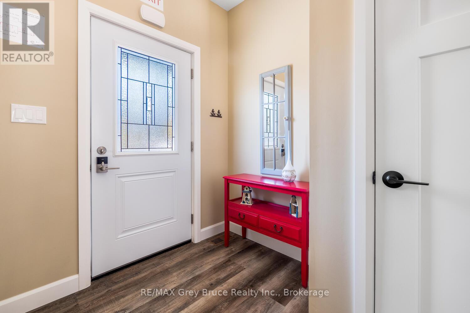Property at 32 DEVILS GLEN ROAD image 5