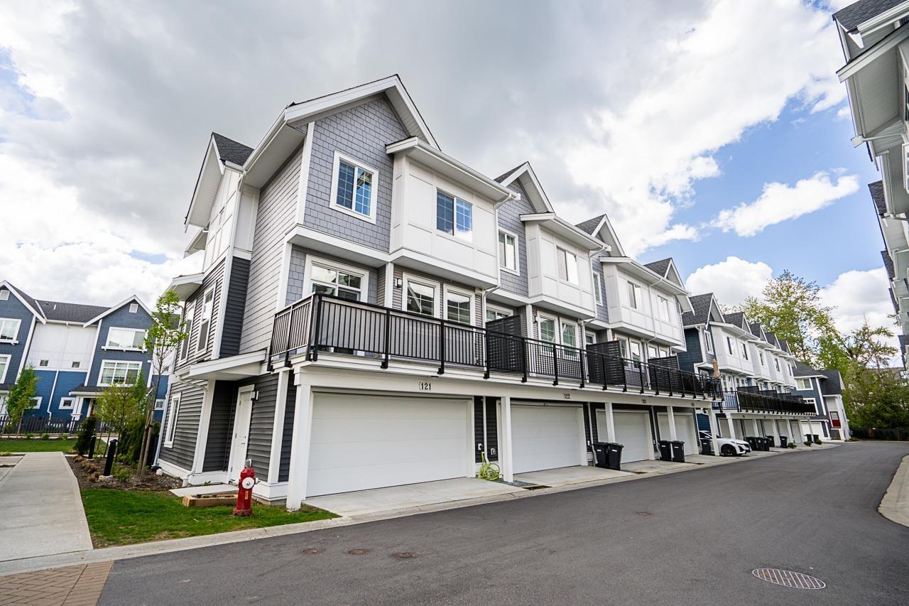 Property at 121 20180 84 AVENUE image 1